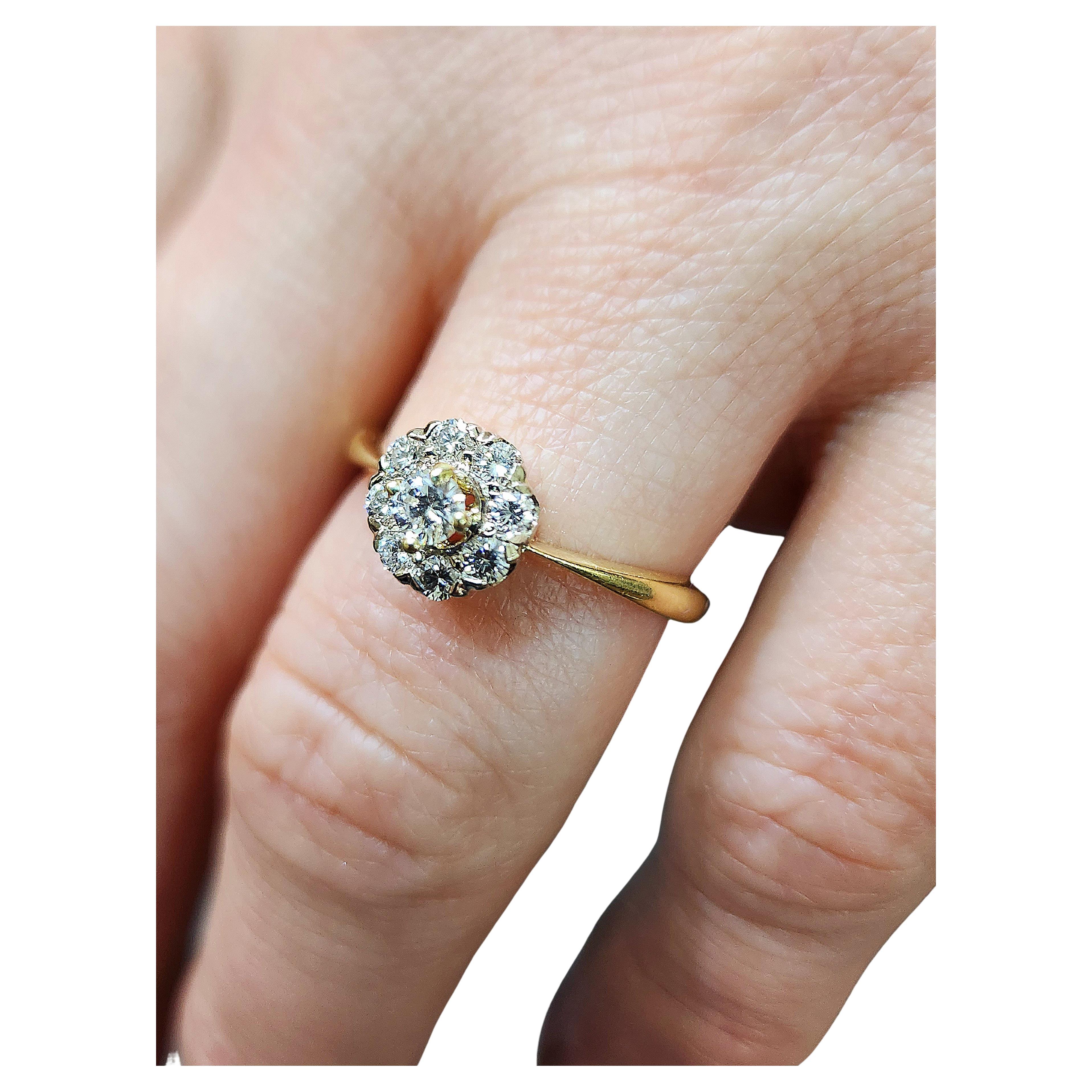 Women's Vintage 0.50 Carats Solitaire Gold Ring For Sale