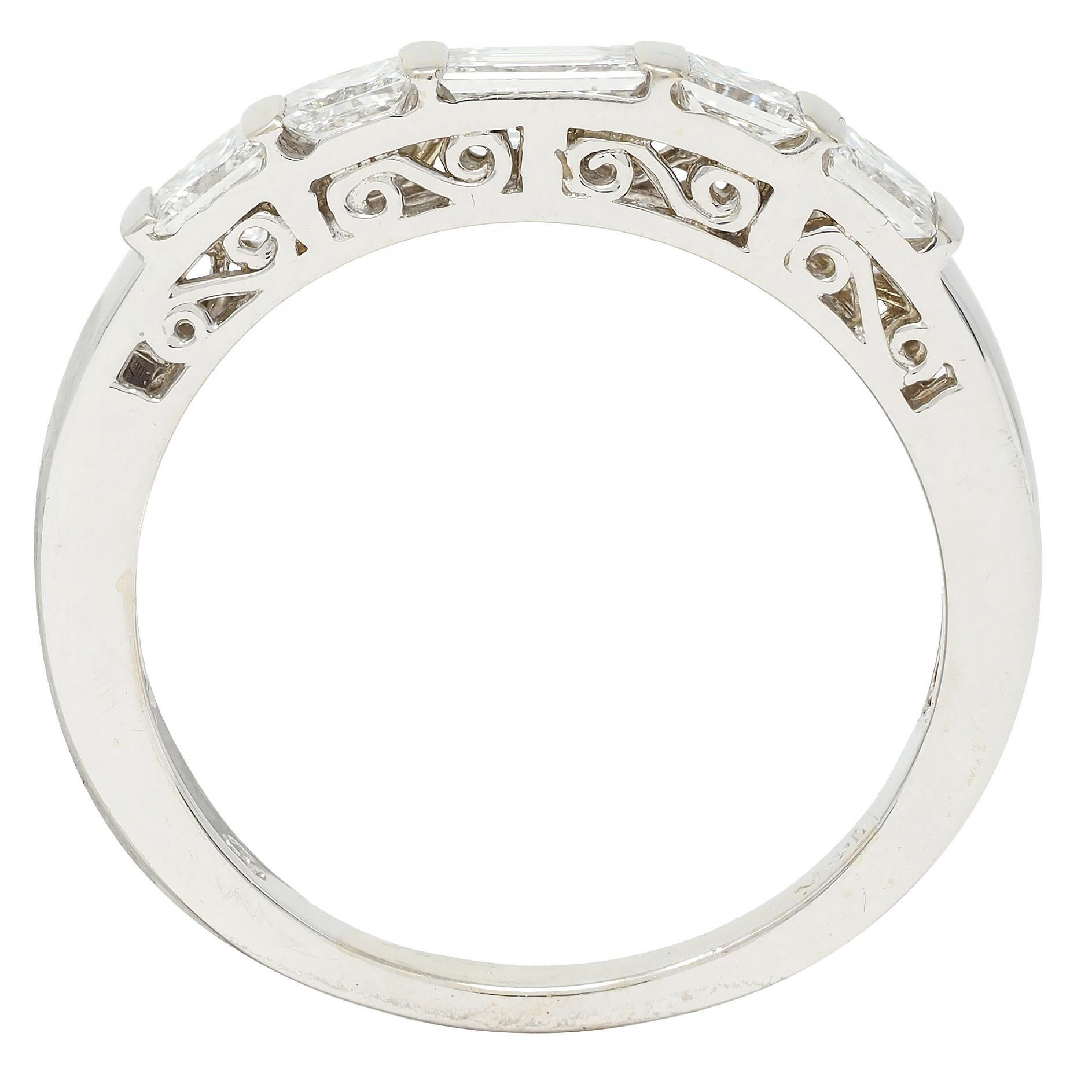 Vintage 0.50 CTW Princess Cut Diamond 14 Karat Gold Scroll Wedding Band Ring For Sale 4