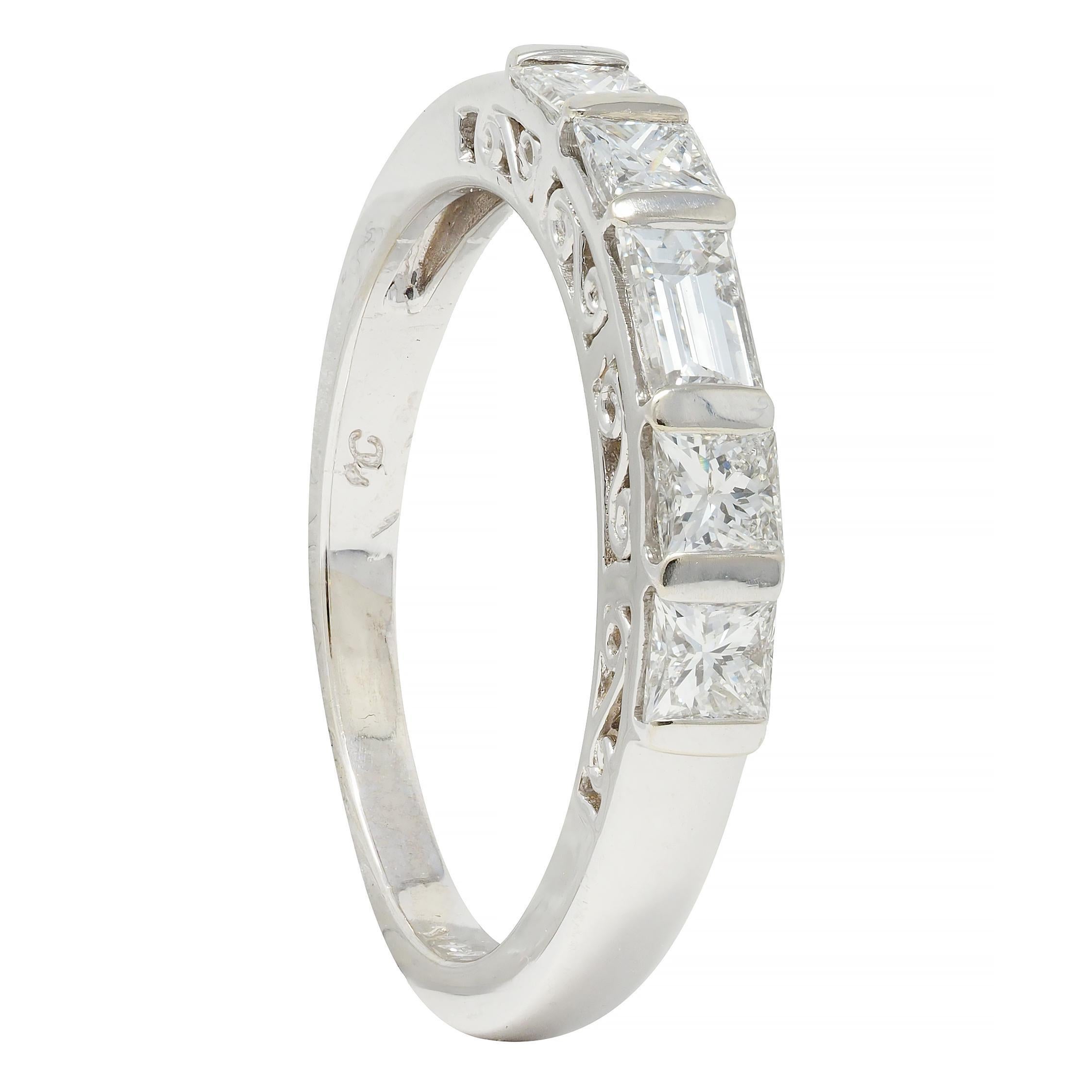 Vintage 0.50 CTW Princess Cut Diamond 14 Karat Gold Scroll Wedding Band Ring For Sale 5