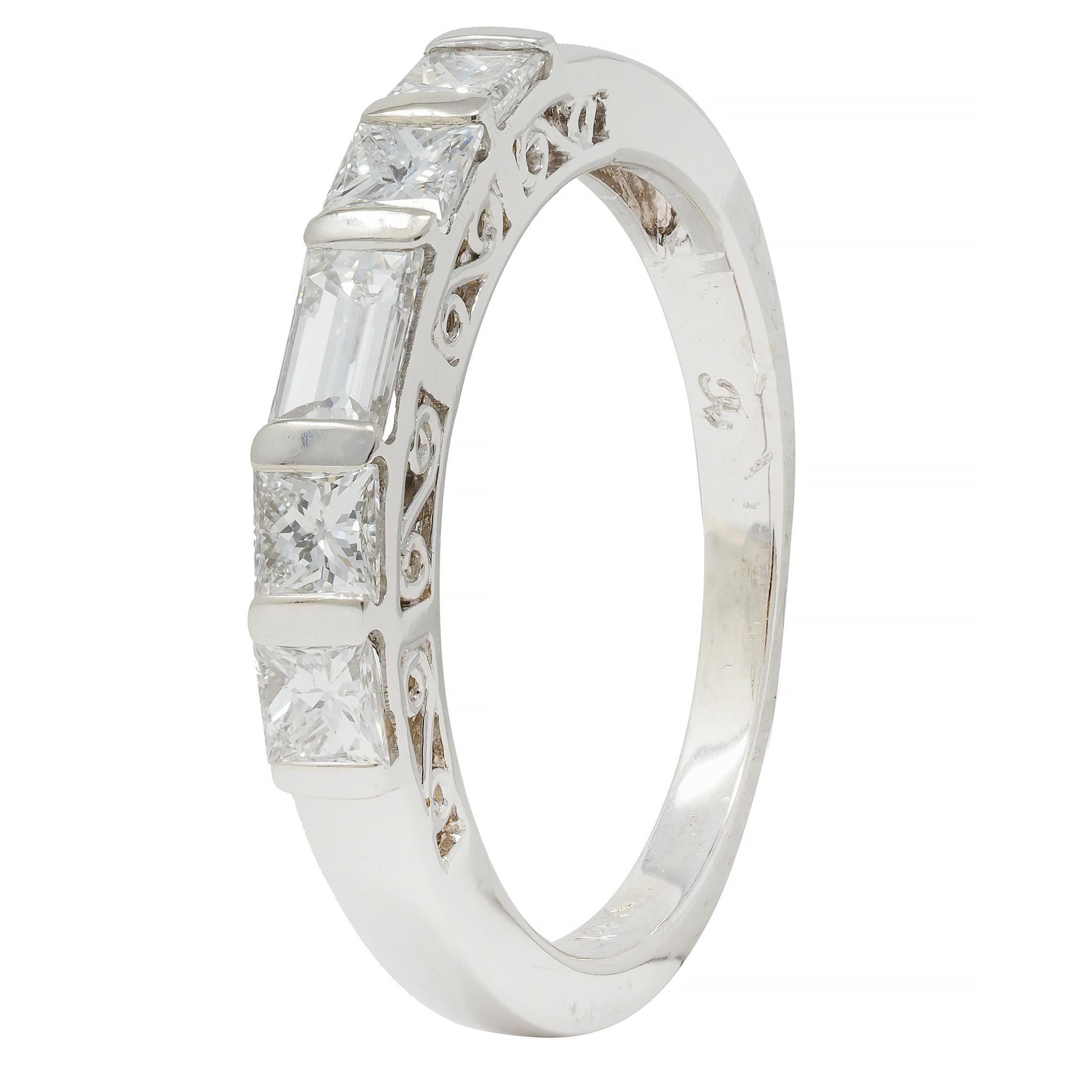 Vintage 0.50 CTW Princess Cut Diamond 14 Karat Gold Scroll Wedding Band Ring For Sale 3