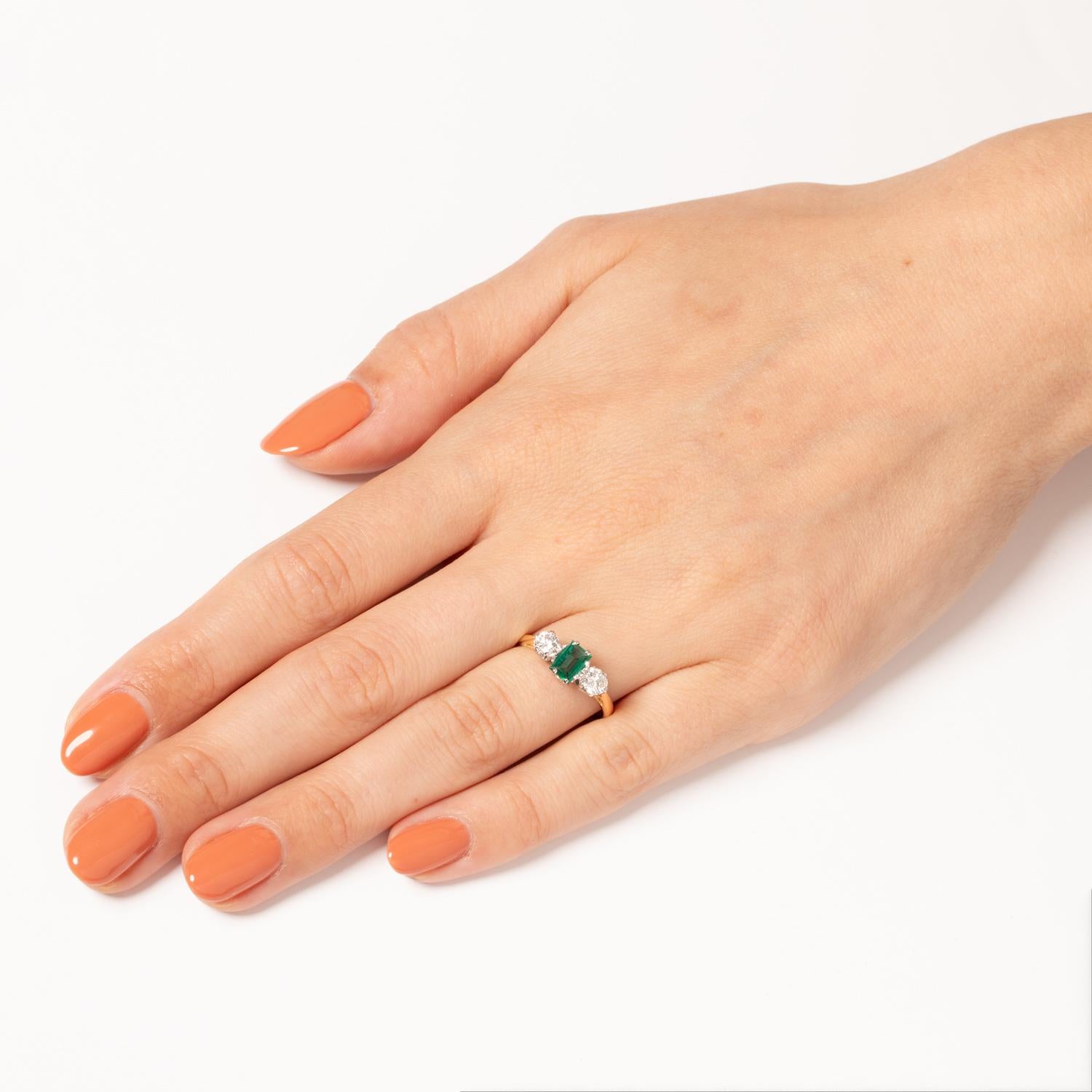 Women's or Men's Vintage 0.50ct Emerald and Diamond Trilogy Ring, c.1980s