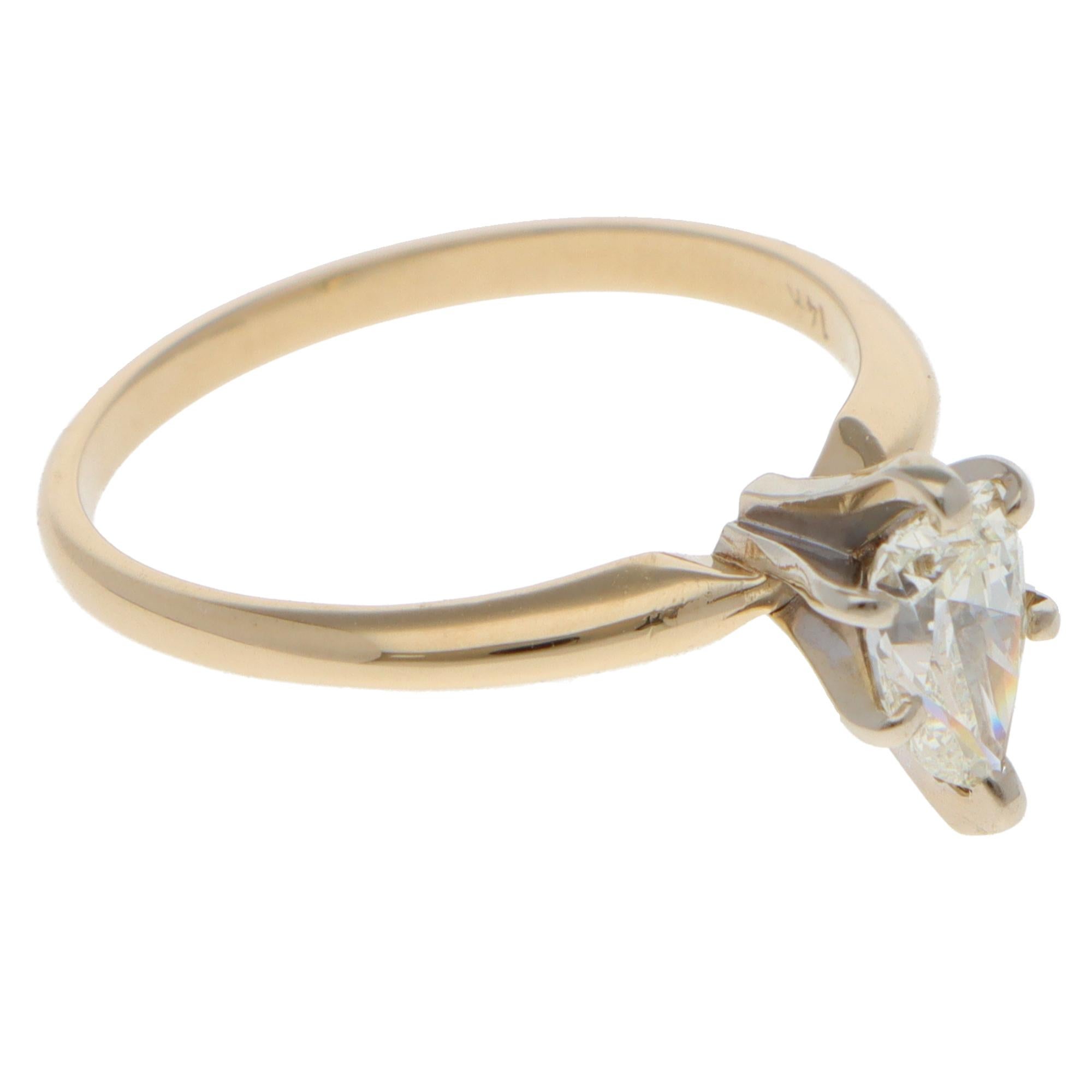 Taglio a goccia Anello solitario con diamante a forma di pera vintage da 0,50 carati in vendita