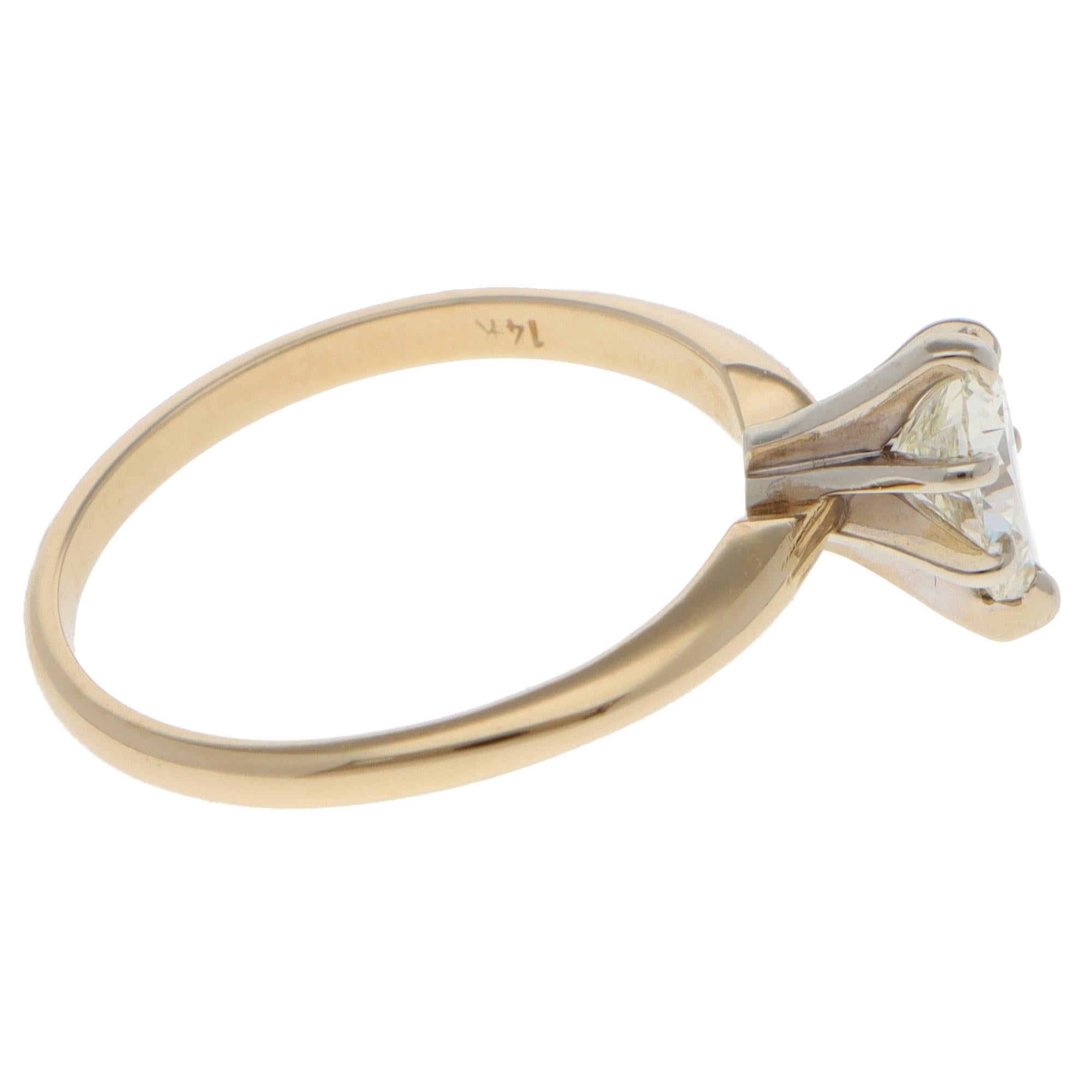 Anello solitario con diamante a forma di pera vintage da 0,50 carati In condizioni buone in vendita a London, GB