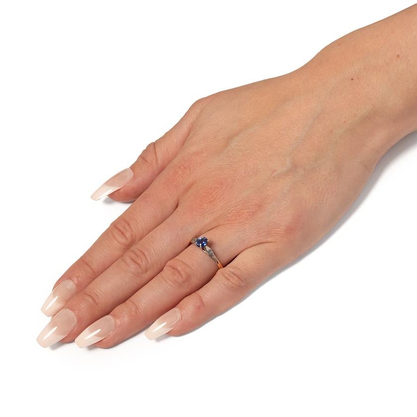 Vintage 0.50ct Sapphire Solitaire Ring, c.1950s Pour femmes en vente