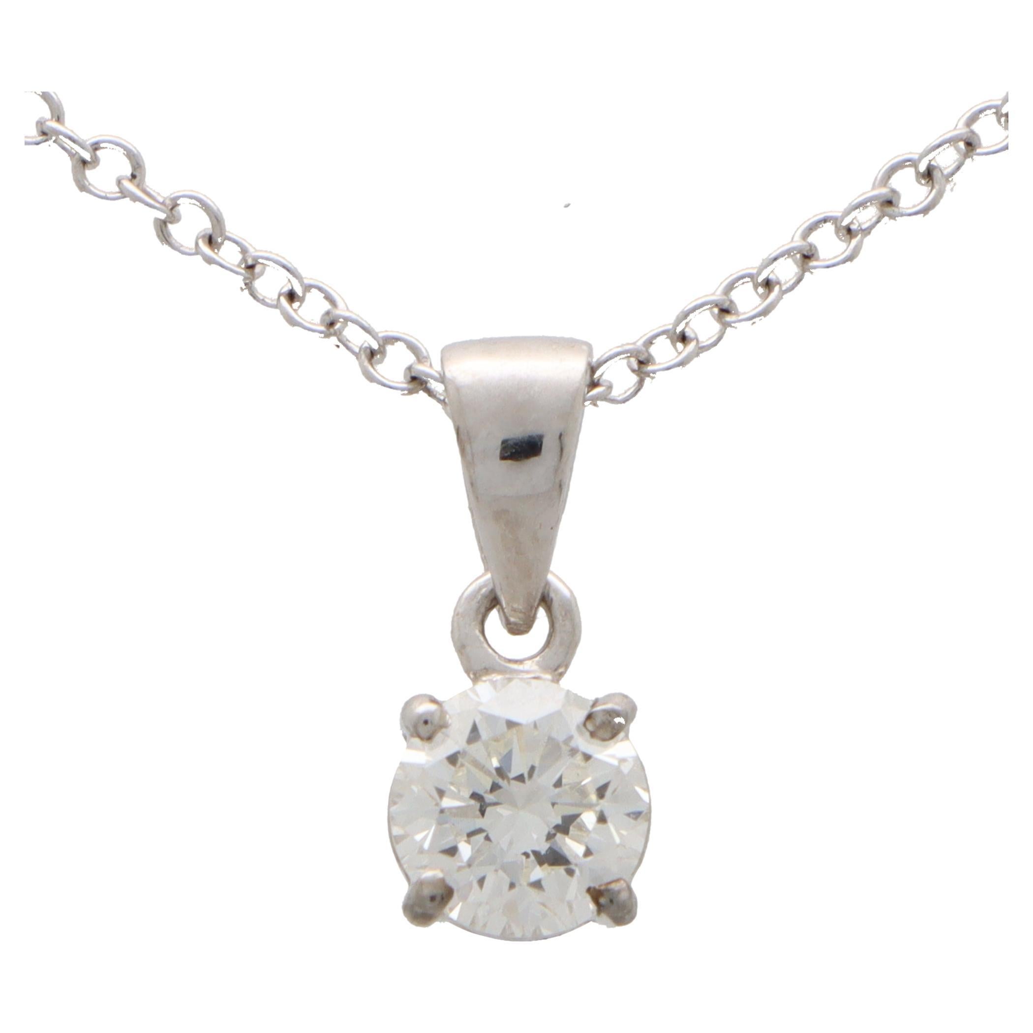  Vintage 0.50ct Single Solitaire Diamond Pendant Necklace Set in 18k White Gold For Sale