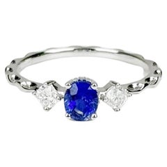 Vintage 0,56 Karat Sri Lanka Blauer Saphir Diamantring aus 18 Karat Weißgold mit Saphir