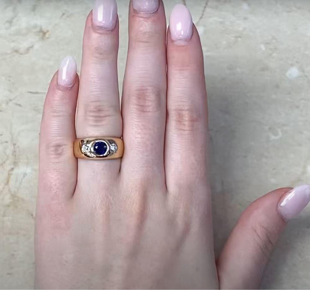 Vintage 0.57ct Round Cut Natural Sapphire Band Ring, 18k Yellow Gold, Circa 1965 For Sale 3