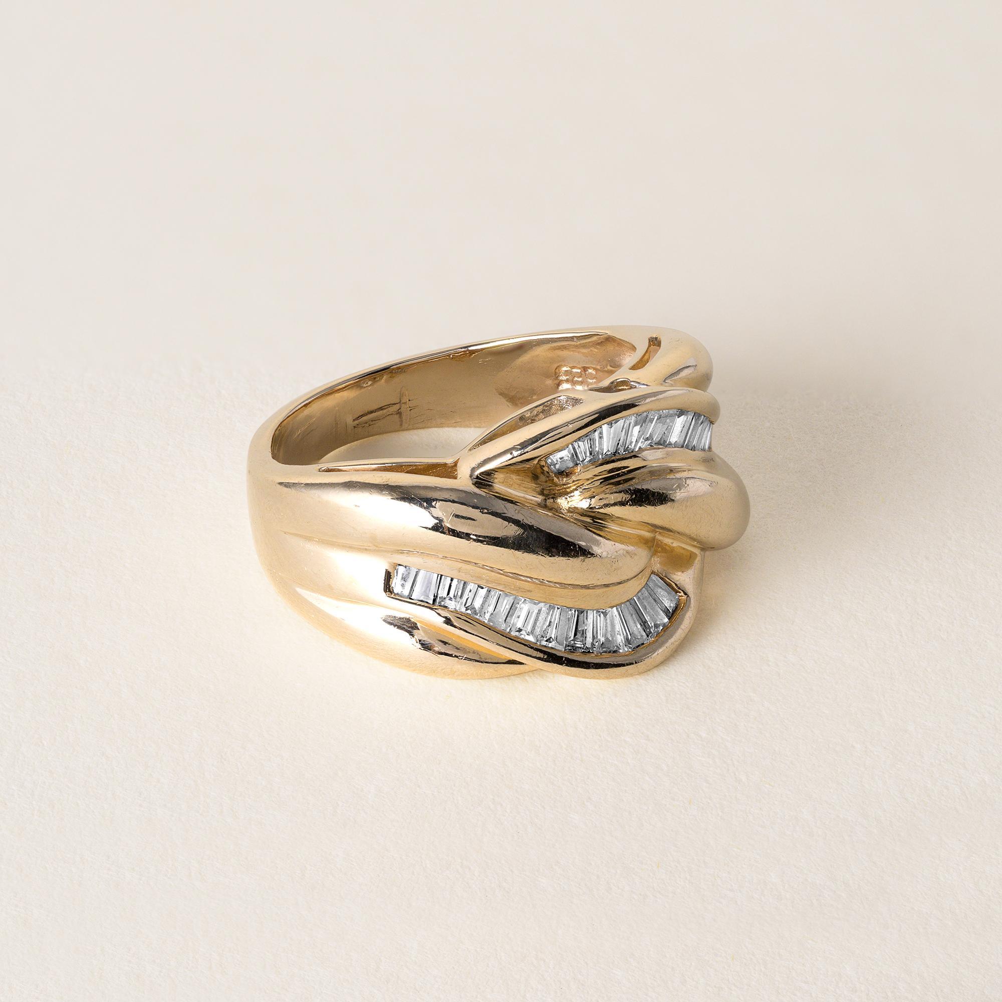 Moderno Anello da cocktail con diamante Baguette da 0,60 carati in oro giallo 14 carati in vendita