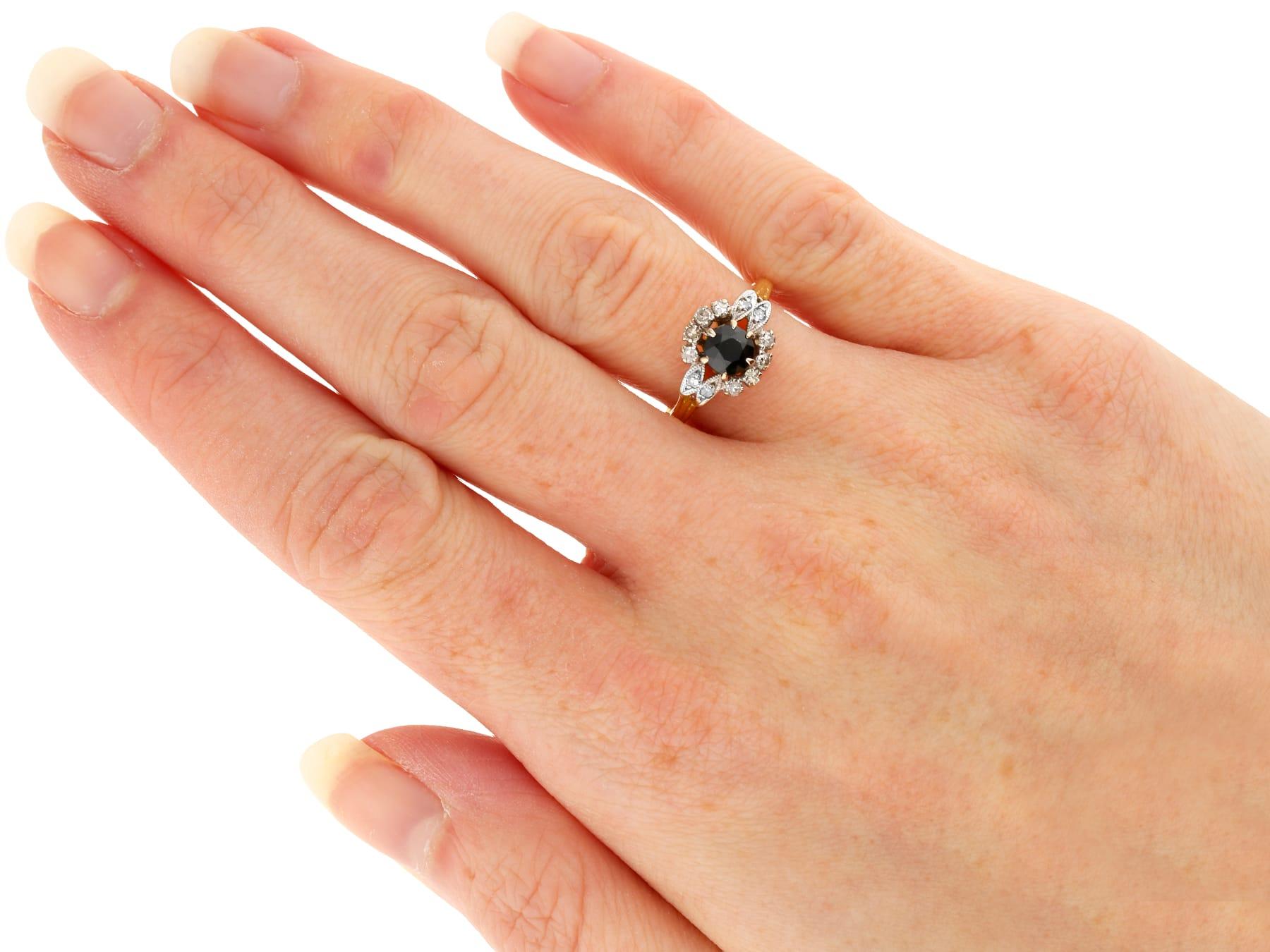 Vintage 0.60Ct Sapphire and 0.22Ct Diamond, 18k Yellow Gold Cluster Ring For Sale 3