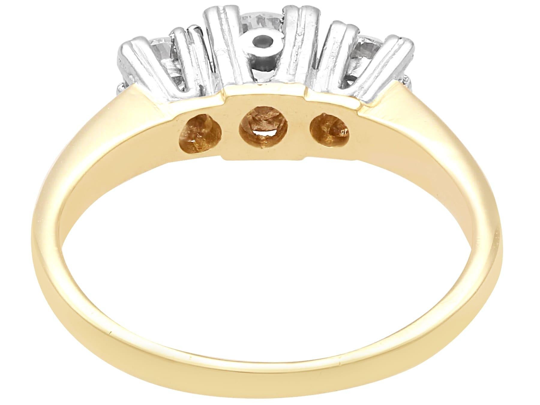 1950er Jahre Vintage 0,64 Karat Diamant und 14k Gelbgold Trilogy-Ring im Zustand „Hervorragend“ im Angebot in Jesmond, Newcastle Upon Tyne