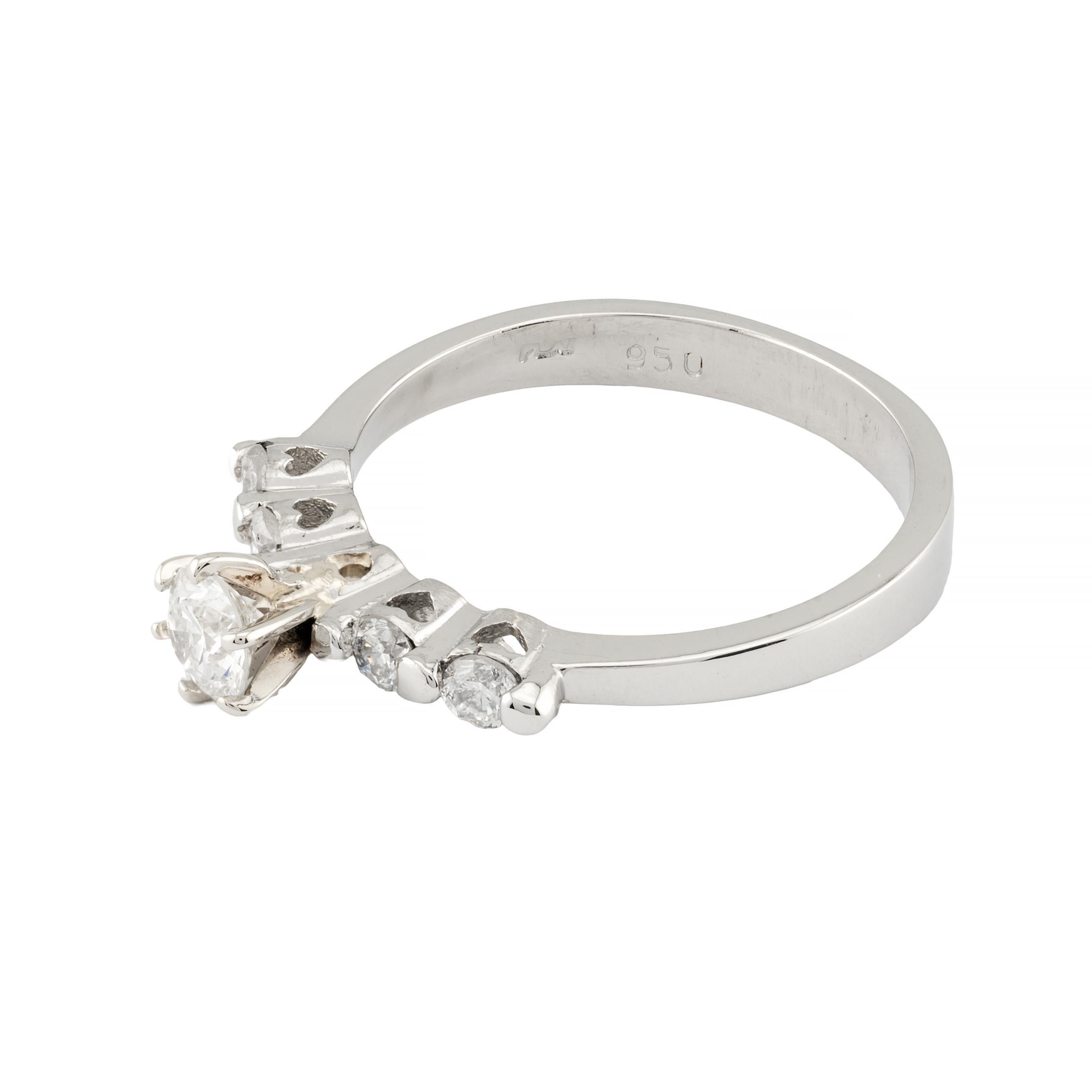 Vintage 0.64ctw Diamond Engagement Ring in Platinum In Good Condition For Sale In Boston, MA