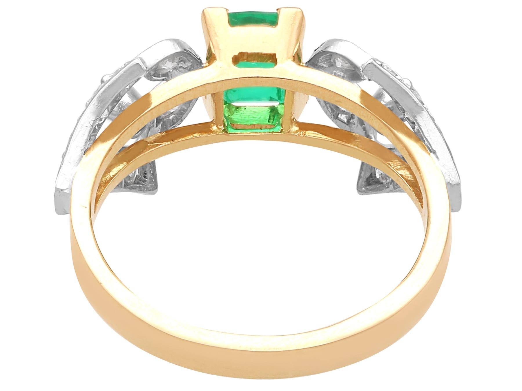 Vintage 0,65 Karat Smaragd 0,46 Karat Diamant 18k Gelbgold Ring CIRCA 1940 für Damen oder Herren im Angebot