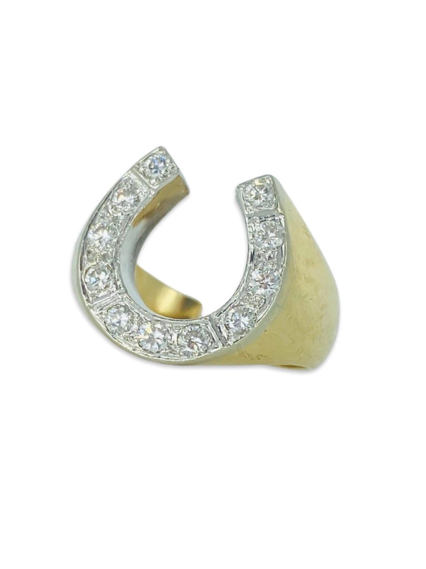 Vintage 0,66 Karat Diamanten Lucky Hufeisenring 14k Gold
Diamanten insgesamt: 11
Natürliche Diamanten H/SI1
Ringgröße: 9
Gewichte: 9.6g
Schwerer, hochwertig gefertigter Ring, ikonischer Vintage 