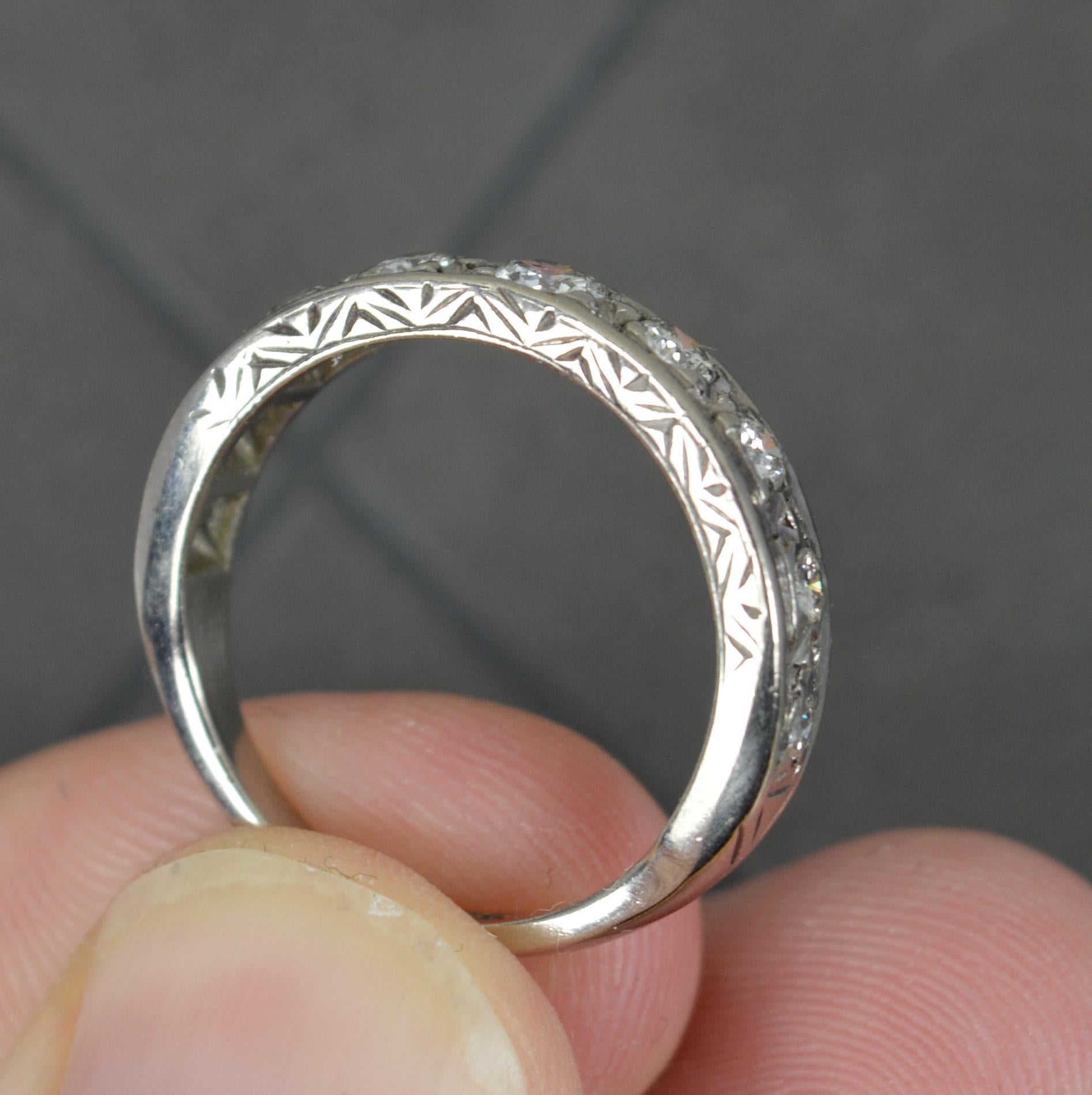 halber Eternity-Stack-Ring, 0,6 Karat Diamant und 18 Karat Weißgold im Zustand „Hervorragend“ im Angebot in St Helens, GB