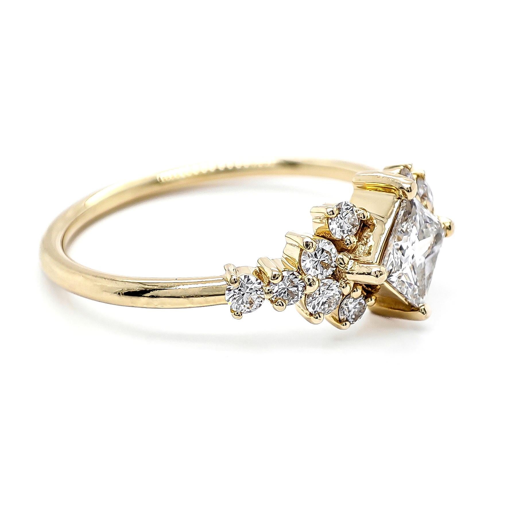 Vintage 0.70 CTW Princess Cut Diamond Ring IGI Certified 14K Yellow Gold For Sale 2