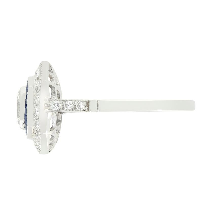 Art Deco Vintage 0.70ct Diamond and Sapphire Target Ring, c.1960s For Sale
