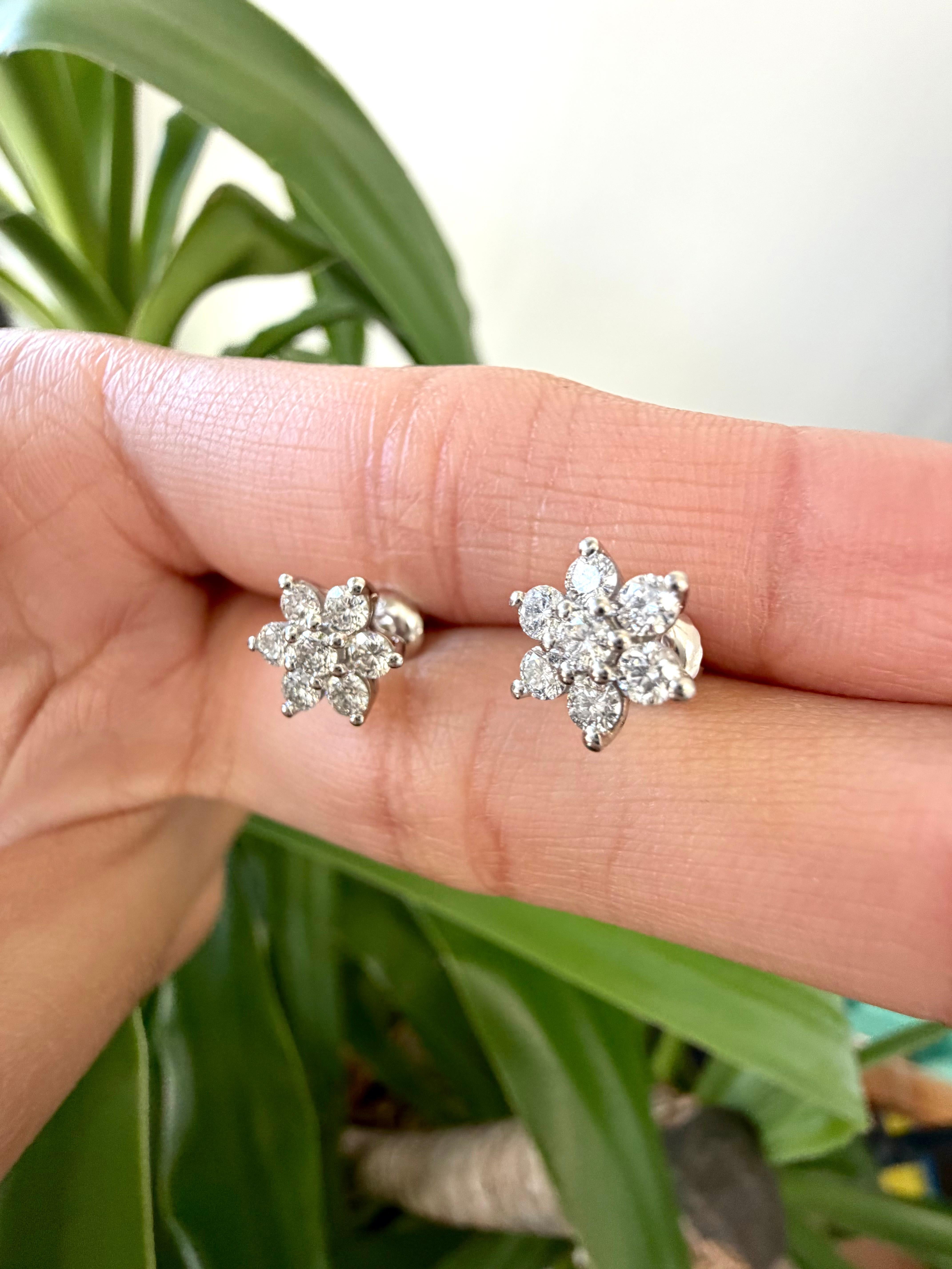 Vintage 0.74CT Runde Brillant Diamant Ohrringe in 14K & 10k Weißgold im Angebot 3