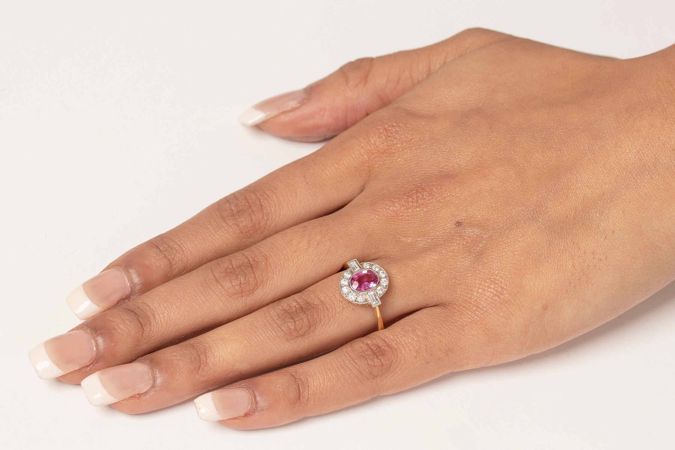 Vintage 0.75 Carat Pink Sapphire and Diamond Ring, circa 1950s In Good Condition For Sale In London, GB