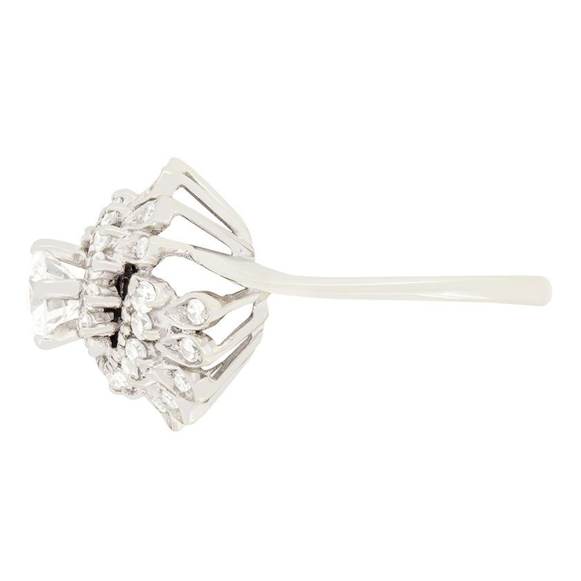 Taglio brillante Anello Vintage Twirl Cluster con diamanti da 0,75 carati, c.1977 in vendita