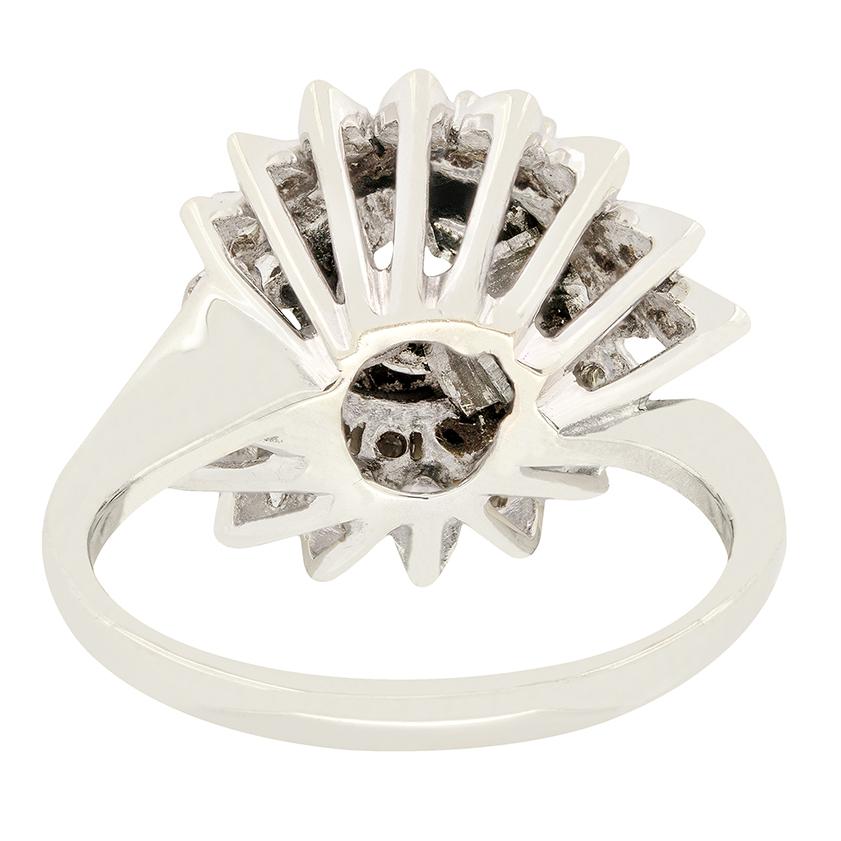 Anello Vintage Twirl Cluster con diamanti da 0,75 carati, c.1977 In condizioni buone in vendita a London, GB