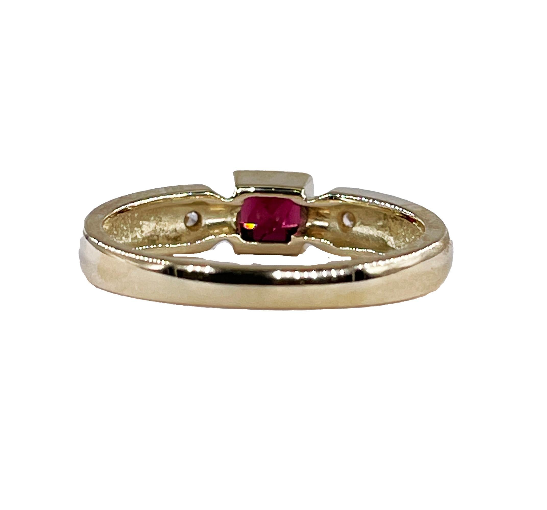 Vintage 0.75ct Natural Square Red Garnet and Diamond  14K Gold Ring 10