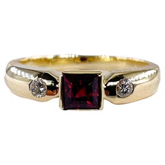 Vintage 0.75ct Natural Square Red Garnet and Diamond  14K Gold Ring