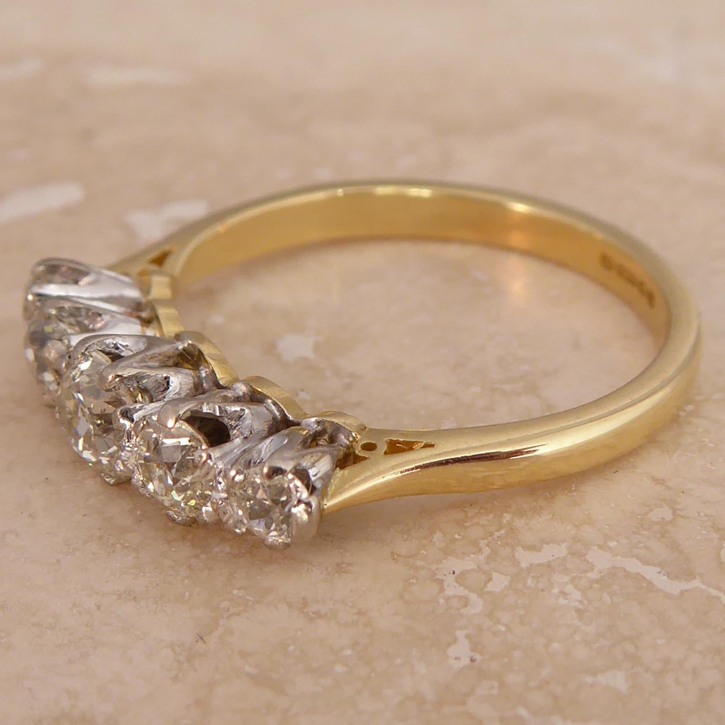 Vintage 0::80 Karat Old Cut Diamant Fünf-Stein-Ring:: Gelbgold Band im Zustand „Gut“ in Yorkshire, West Yorkshire