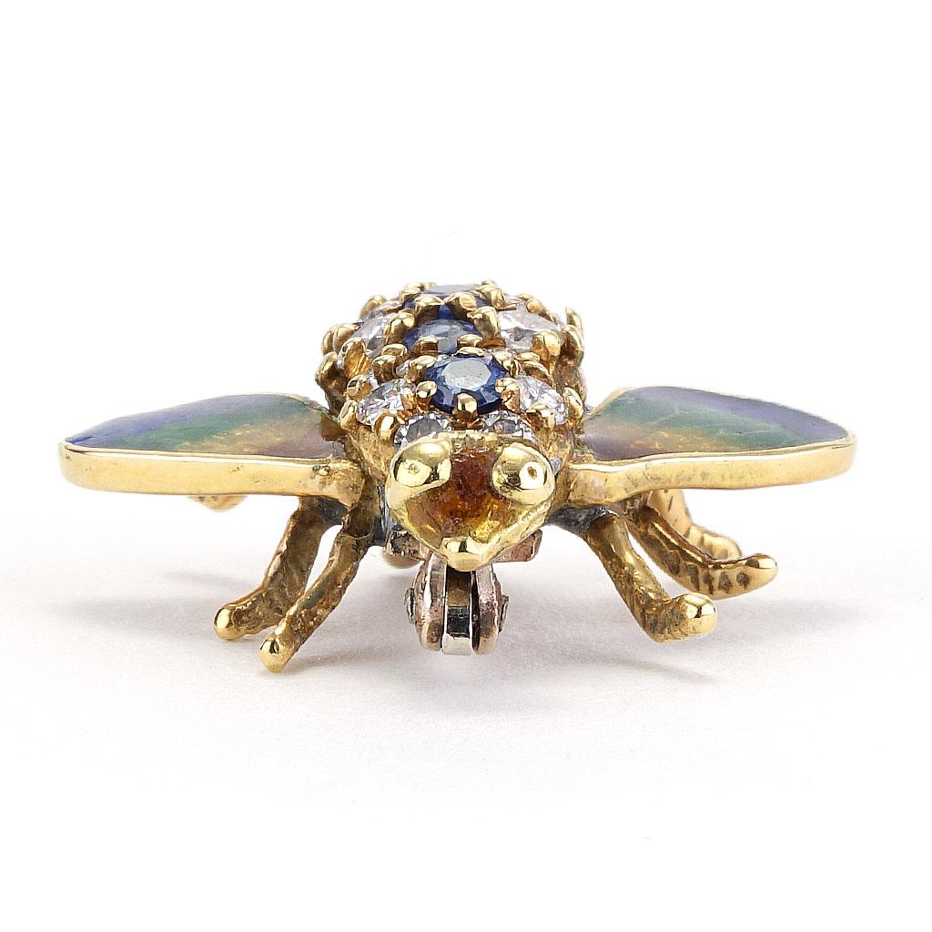 Vintage 0.80 cttw Sapphire And Diamond Bee Pin In 18k Yellow Gold & Enamel Wings In Excellent Condition For Sale In Chicago, IL