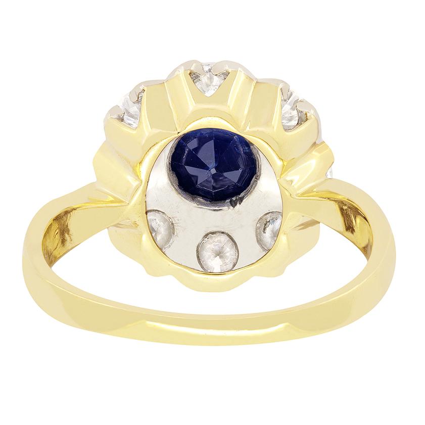 Vintage 0.80ct Sapphire and Diamond Cluster Ring, c.1950s In Good Condition For Sale In London, GB