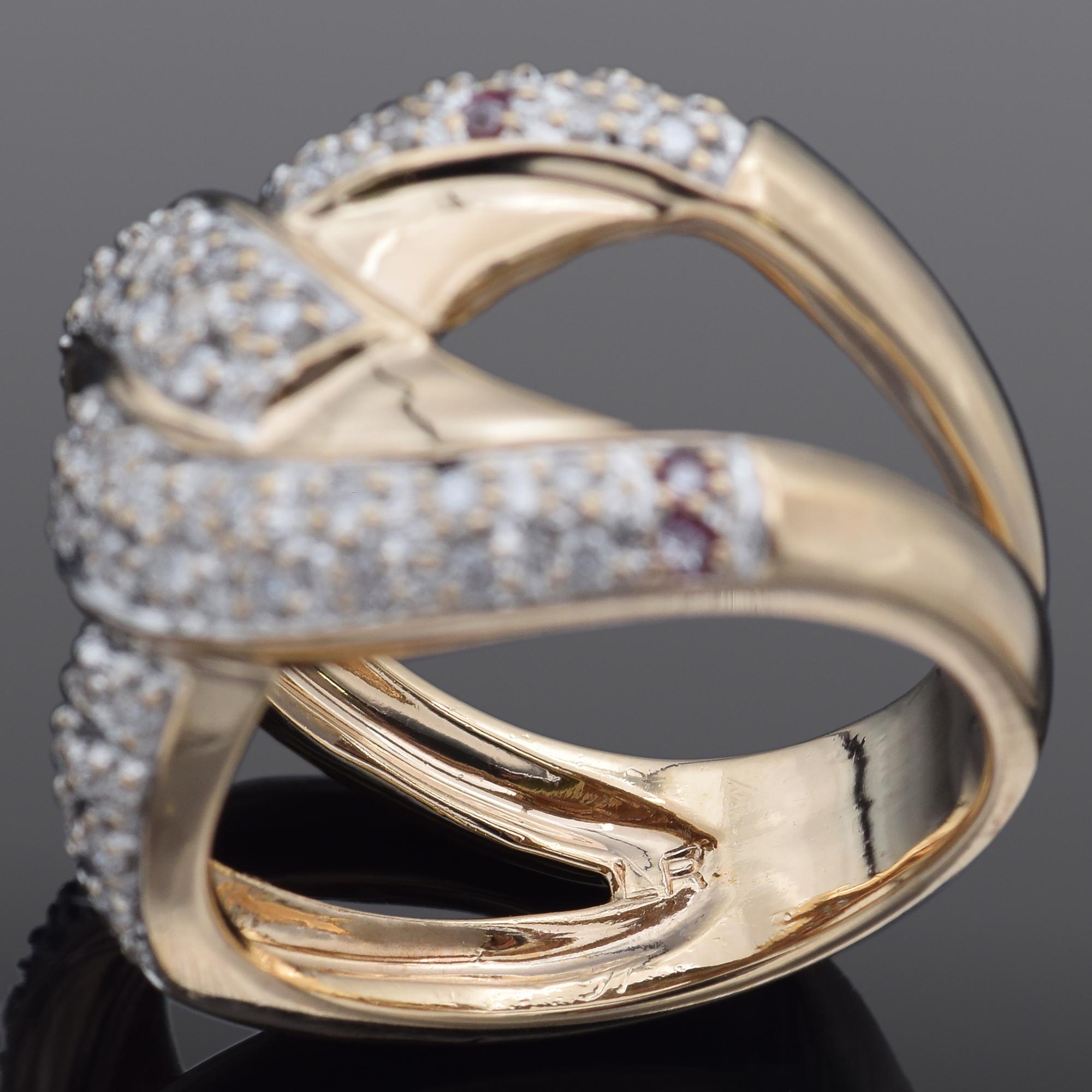 Round Cut Vintage 0.81 TCW Diamond Yellow Gold Interlocking Band Ring Size 7.25 For Sale