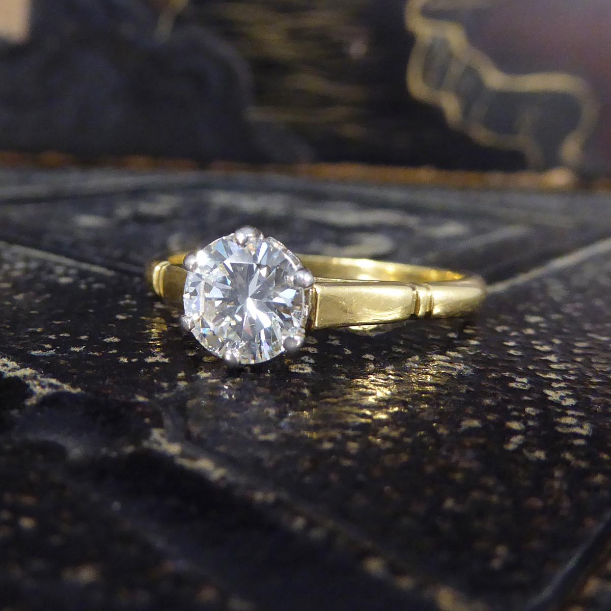 Bague solitaire vintage en or jaune 18 carats avec diamants 0,82 carat en vente 1