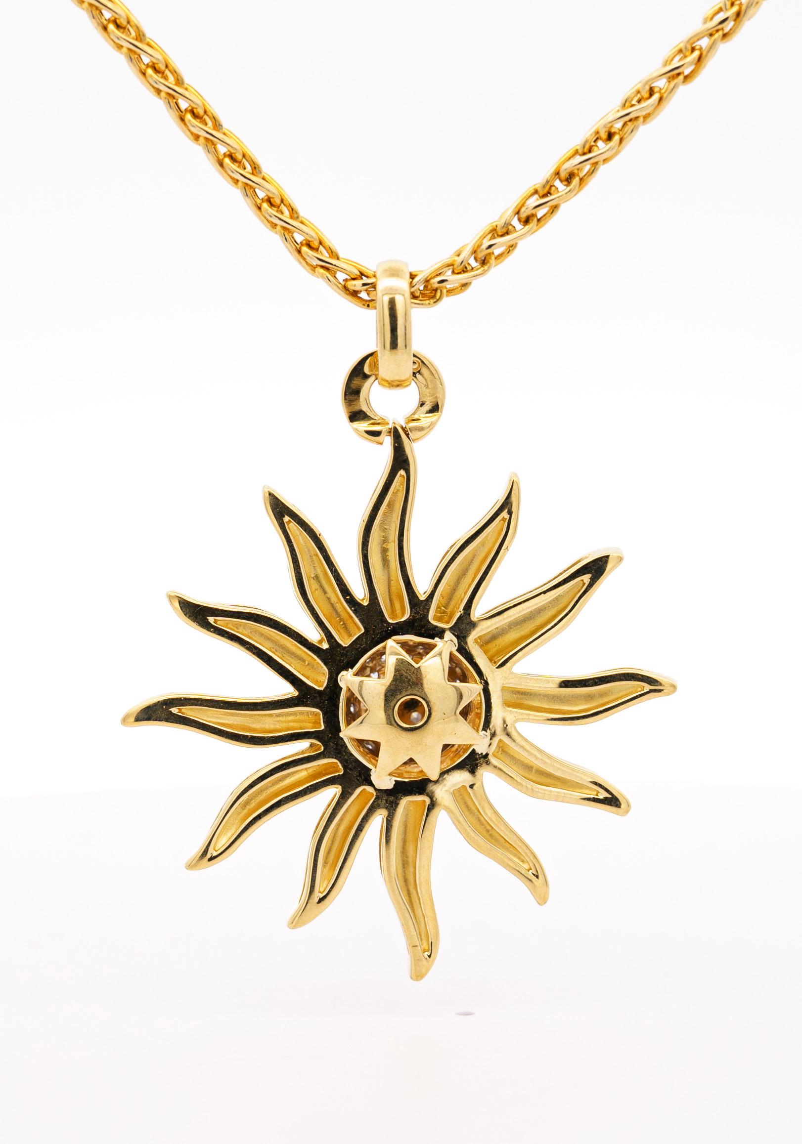Round Cut Vintage 0.85 Carat Sun Motif Diamond Pendant Necklace in 18k Yellow Gold