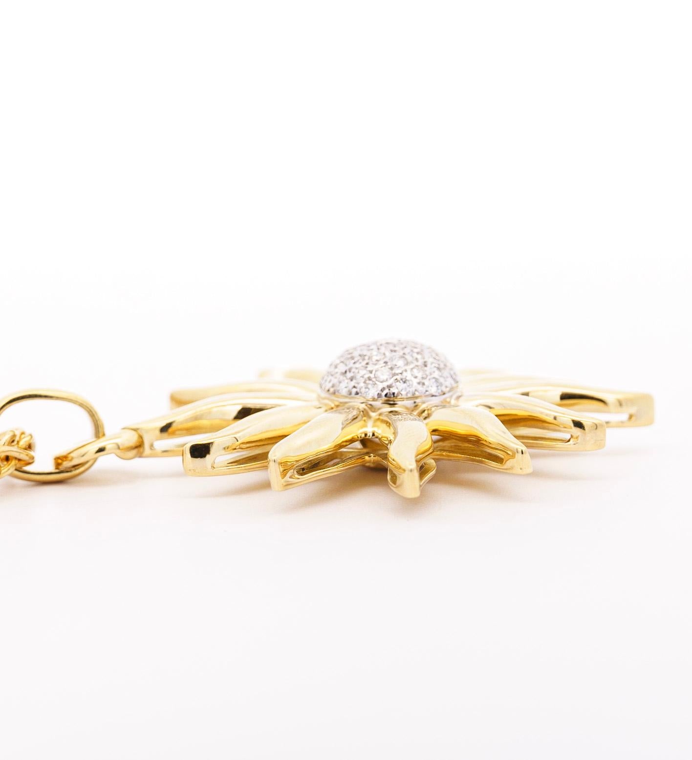 Vintage 0.85 Carat Sun Motif Diamond Pendant Necklace in 18k Yellow Gold In New Condition In Miami, FL