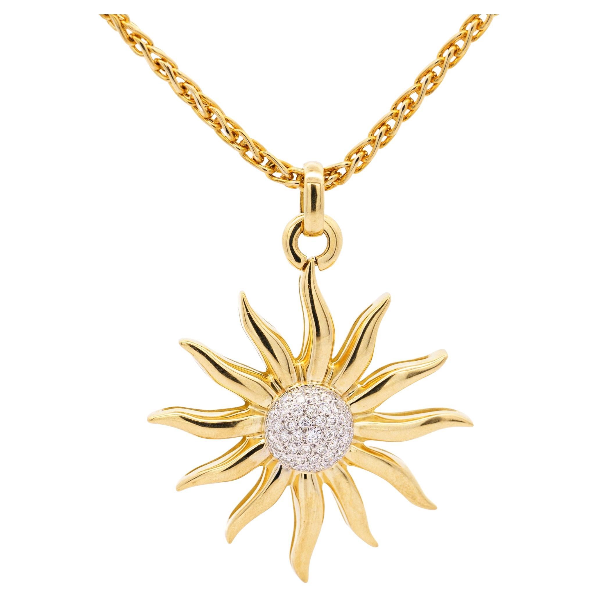 Vintage 0.85 Carat Sun Motif Diamond Pendant Necklace in 18k Yellow Gold