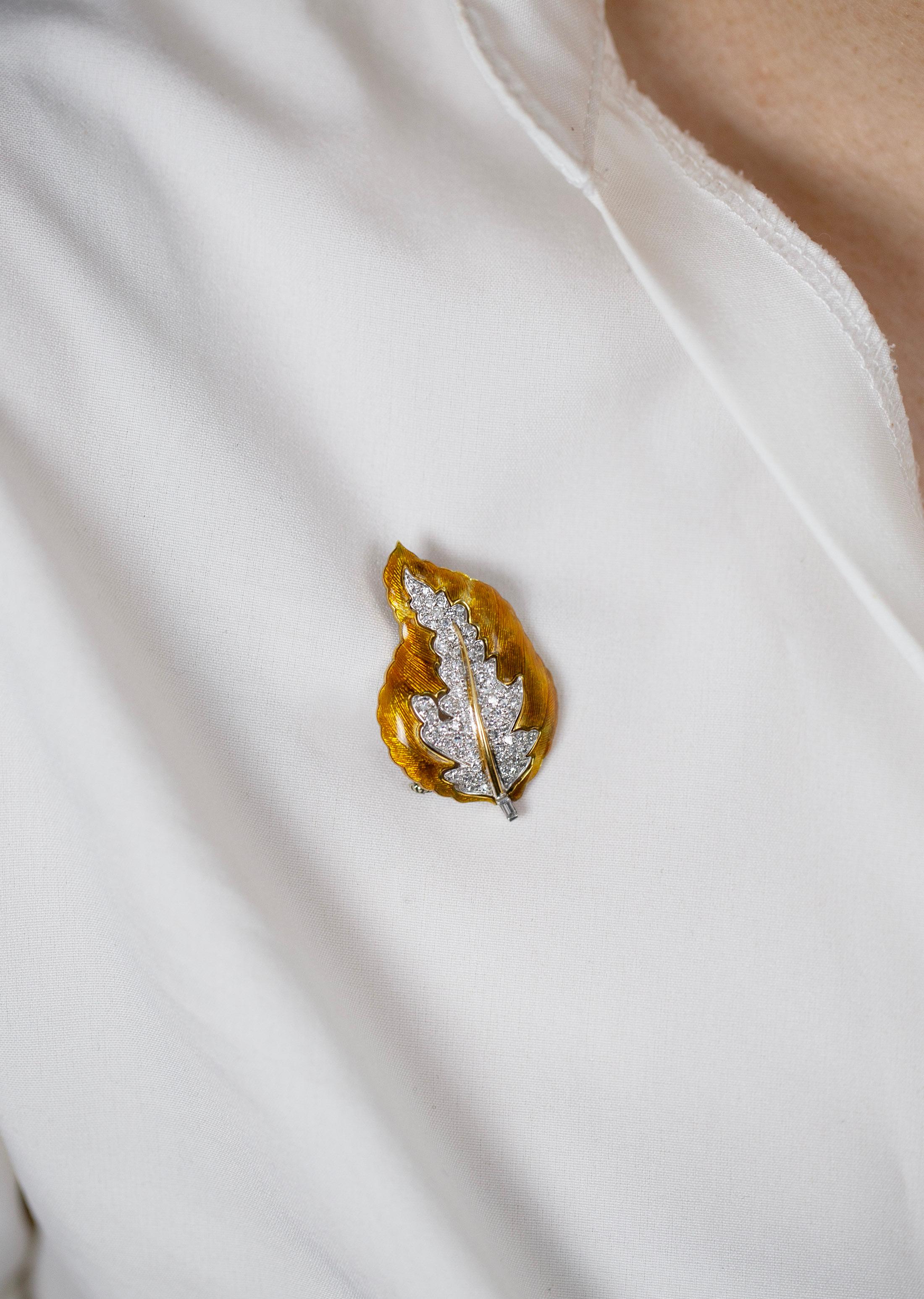 Vintage 0.85 Carats Total Round Diamond, Yellowish-Orange Enamel Leaf Brooch For Sale 1