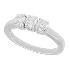 Bague « trilogie » vintage en diamants de 0,85 ct, en or blanc 18 carats, vers 1990