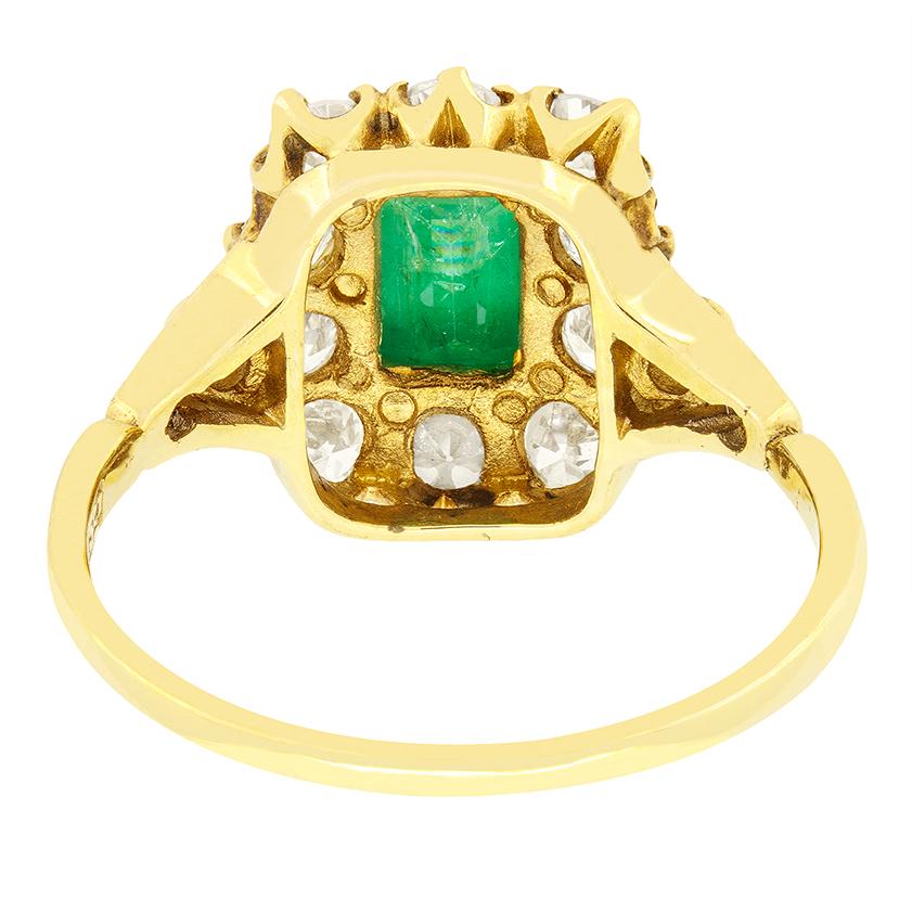 Vintage 0,85ct Smaragd und Diamant Cluster Ring, ca. 1960er Jahre im Zustand „Gut“ im Angebot in London, GB