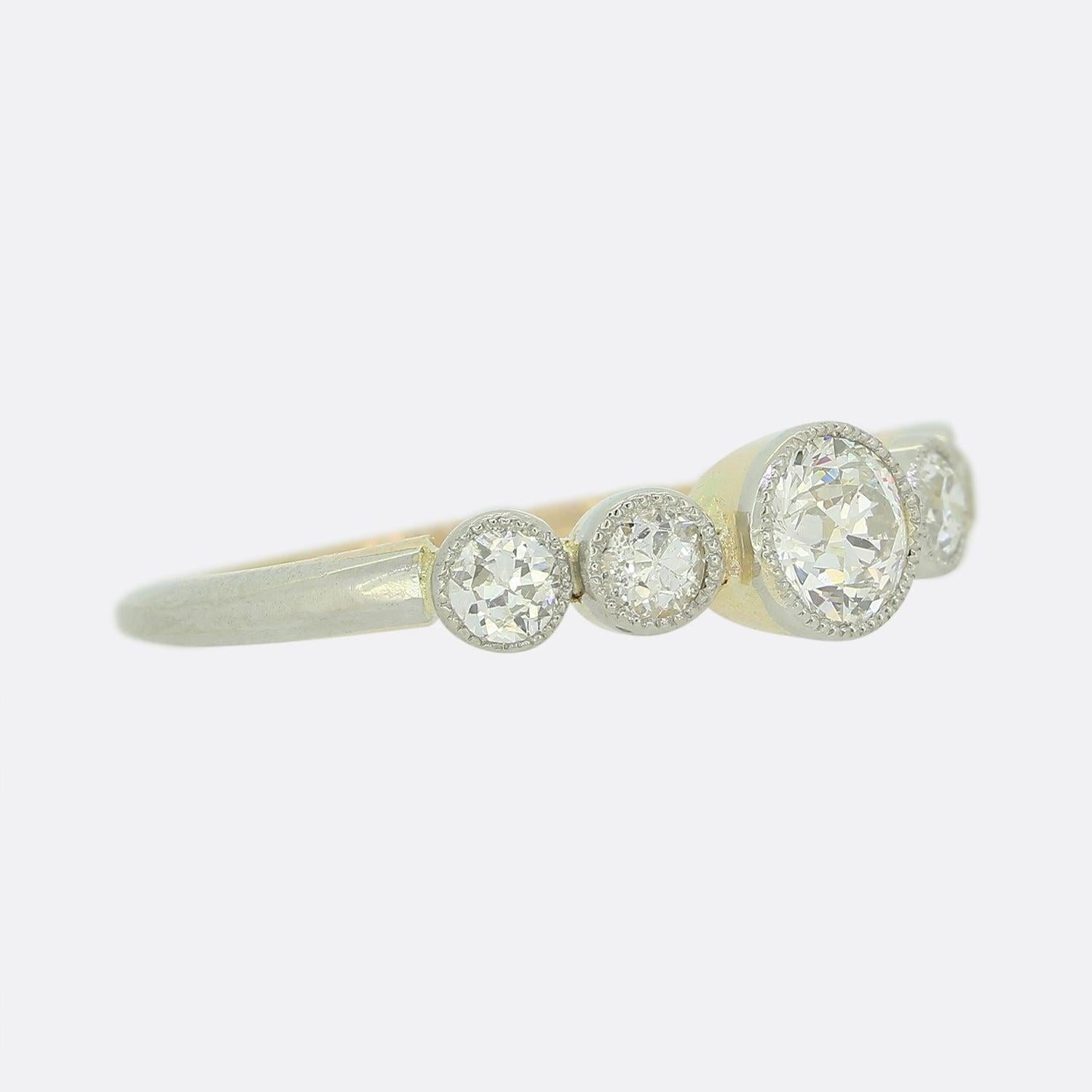 Anillo vintage de cinco piedras con diamantes talla antigua de 0,90 quilates Corte europeo antiguo en venta