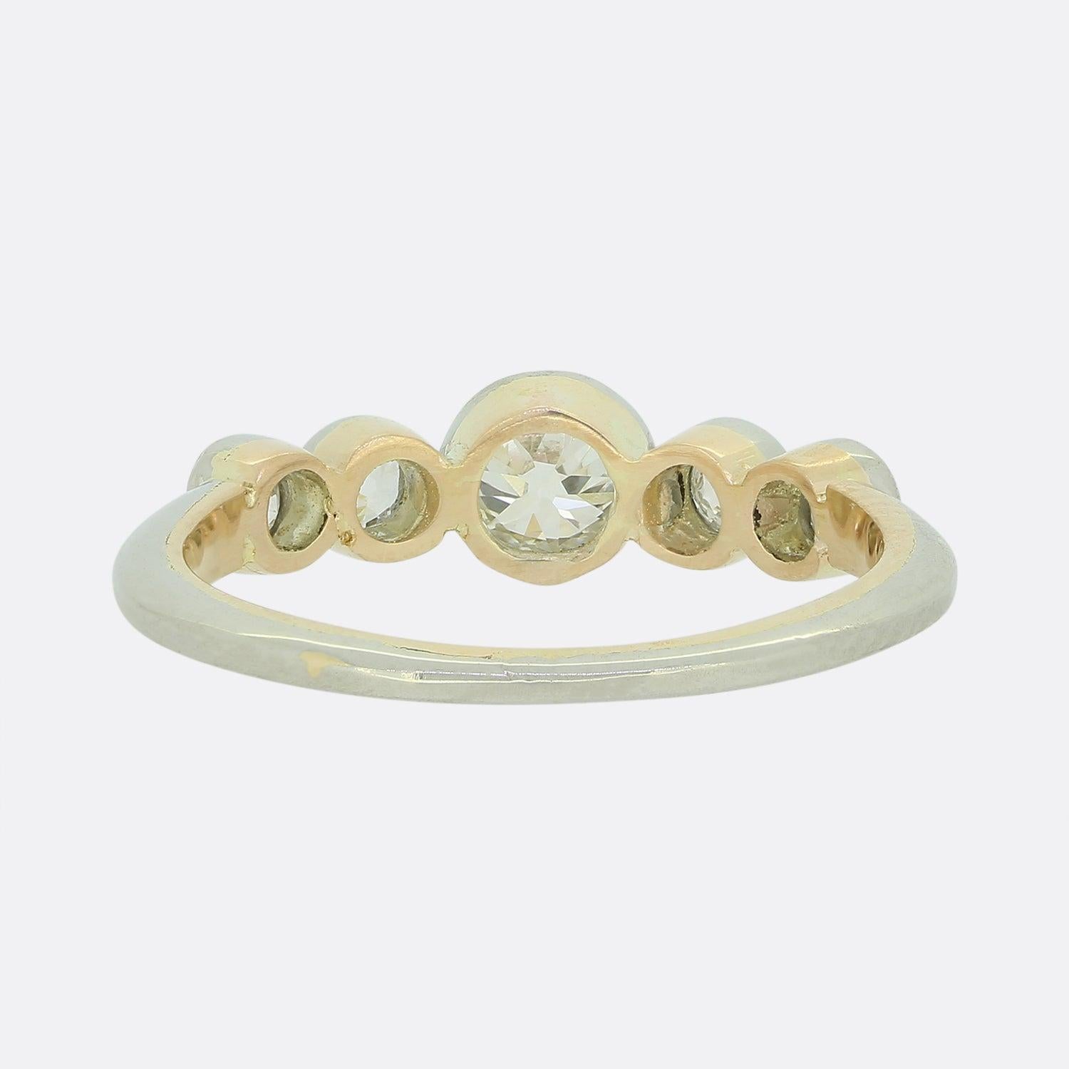 Anillo vintage de cinco piedras con diamantes talla antigua de 0,90 quilates en Bueno estado para la venta en London, GB