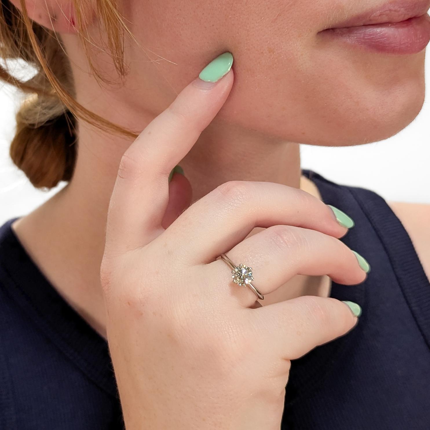 Modern Vintage 0.94 ct Solitaire Diamond Ring in a Tiffany & Co. Platinum Setting For Sale