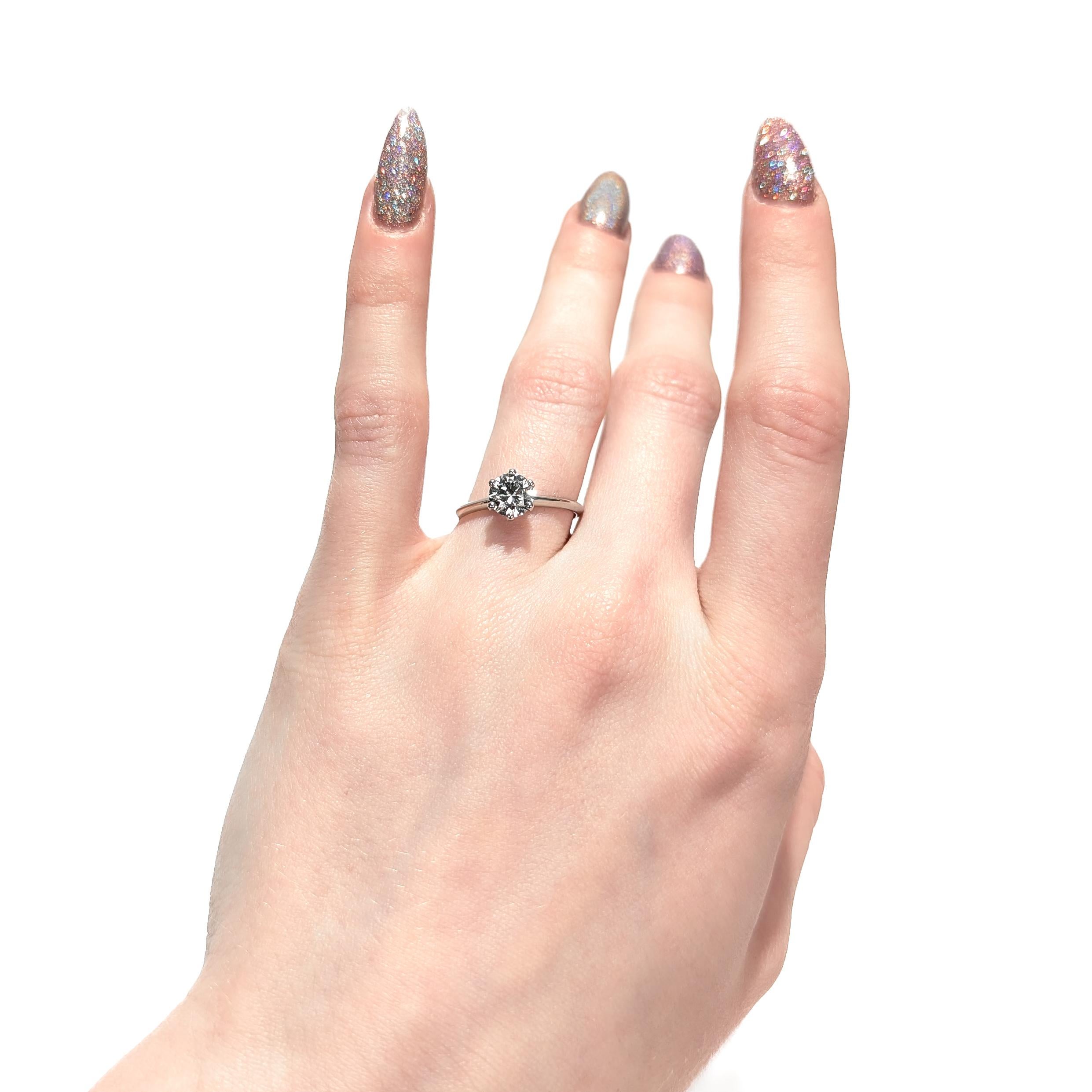 Vintage 0.94 ct Solitaire Diamond Ring in a Tiffany & Co. Platinum Setting In Good Condition For Sale In Philadelphia, PA
