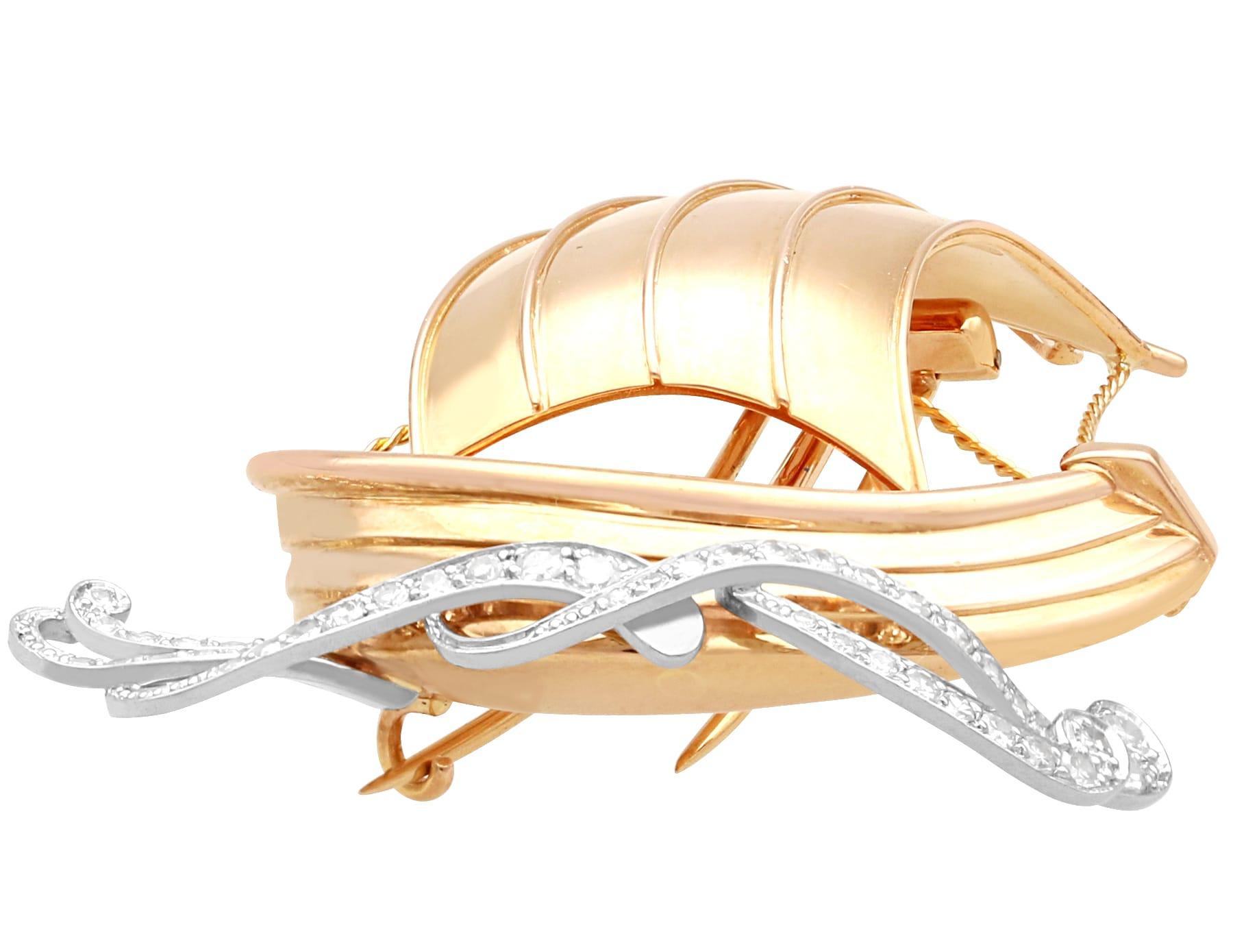 Vintage 0.95 Carat Diamond and 18 Karat Yellow Gold Boat Brooch Circa 1945 In Excellent Condition For Sale In Jesmond, Newcastle Upon Tyne