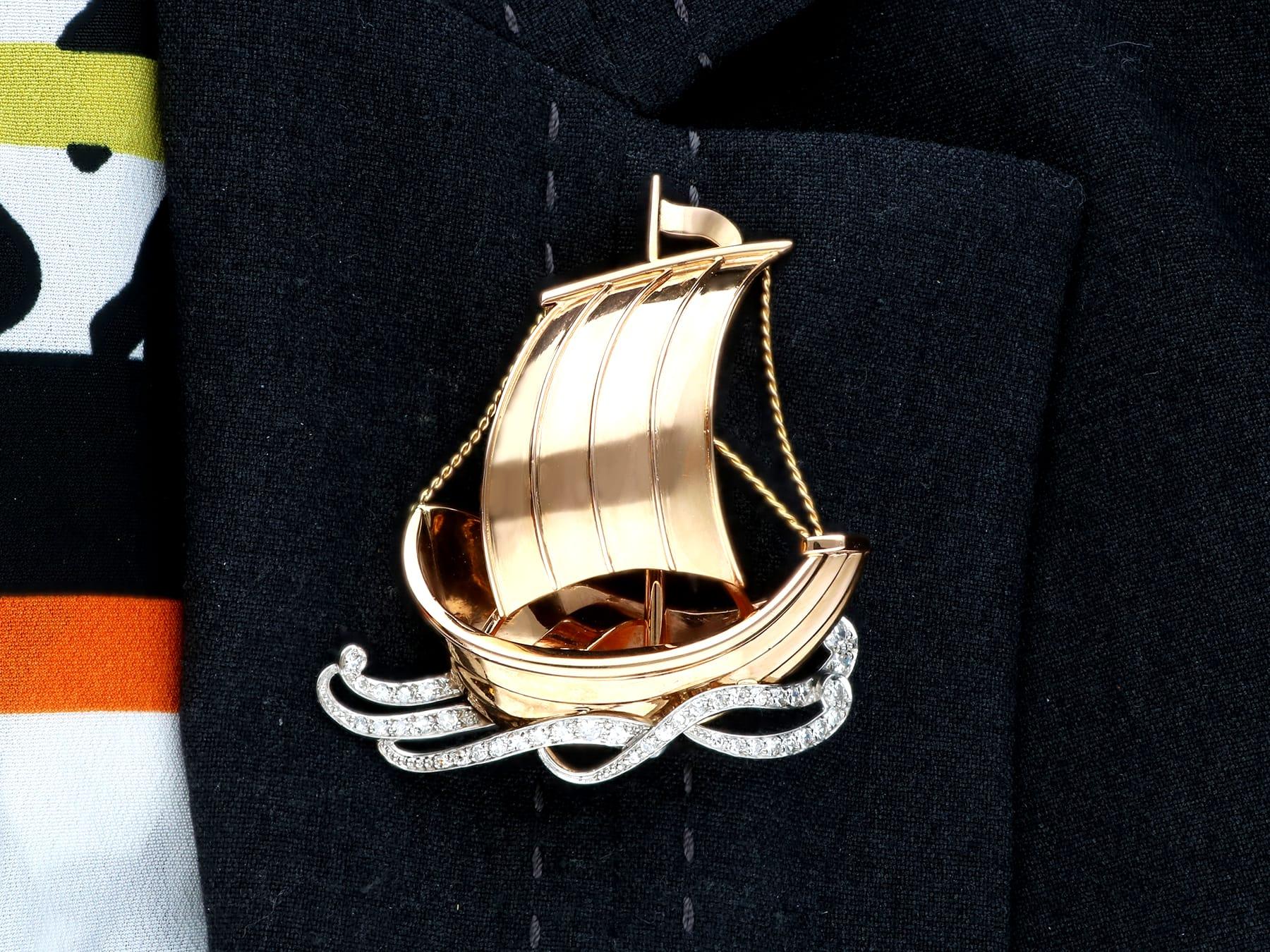 Vintage 0.95 Carat Diamond and 18 Karat Yellow Gold Boat Brooch Circa 1945 For Sale 4
