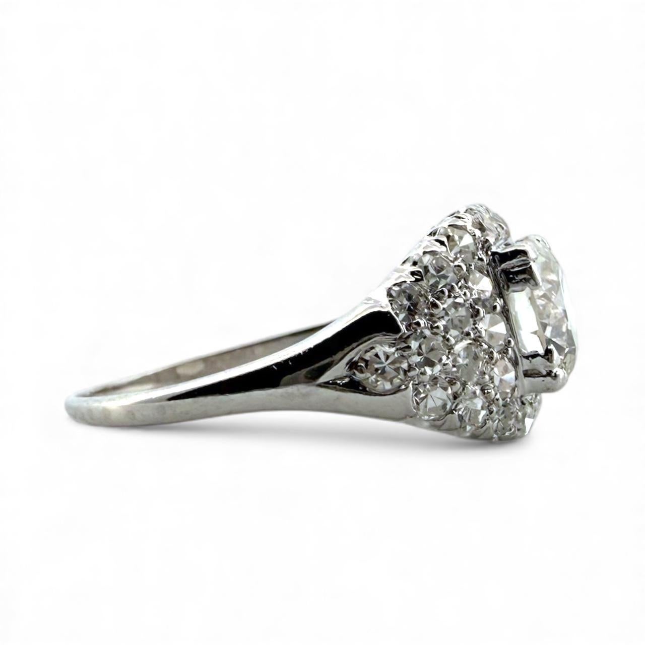 Anello di fidanzamento vintage in platino con diamante da 0.95 carati in vendita 4