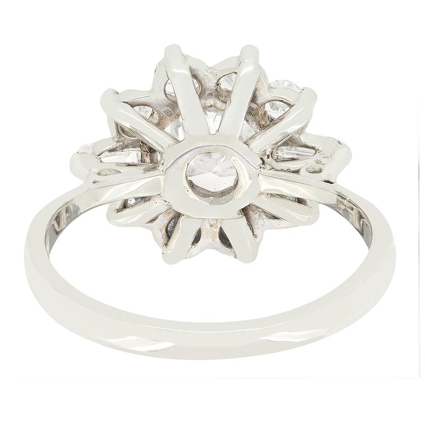 Anillo vintage en racimo de diamantes de 0,95 ct, c.1950 en Bueno estado para la venta en London, GB