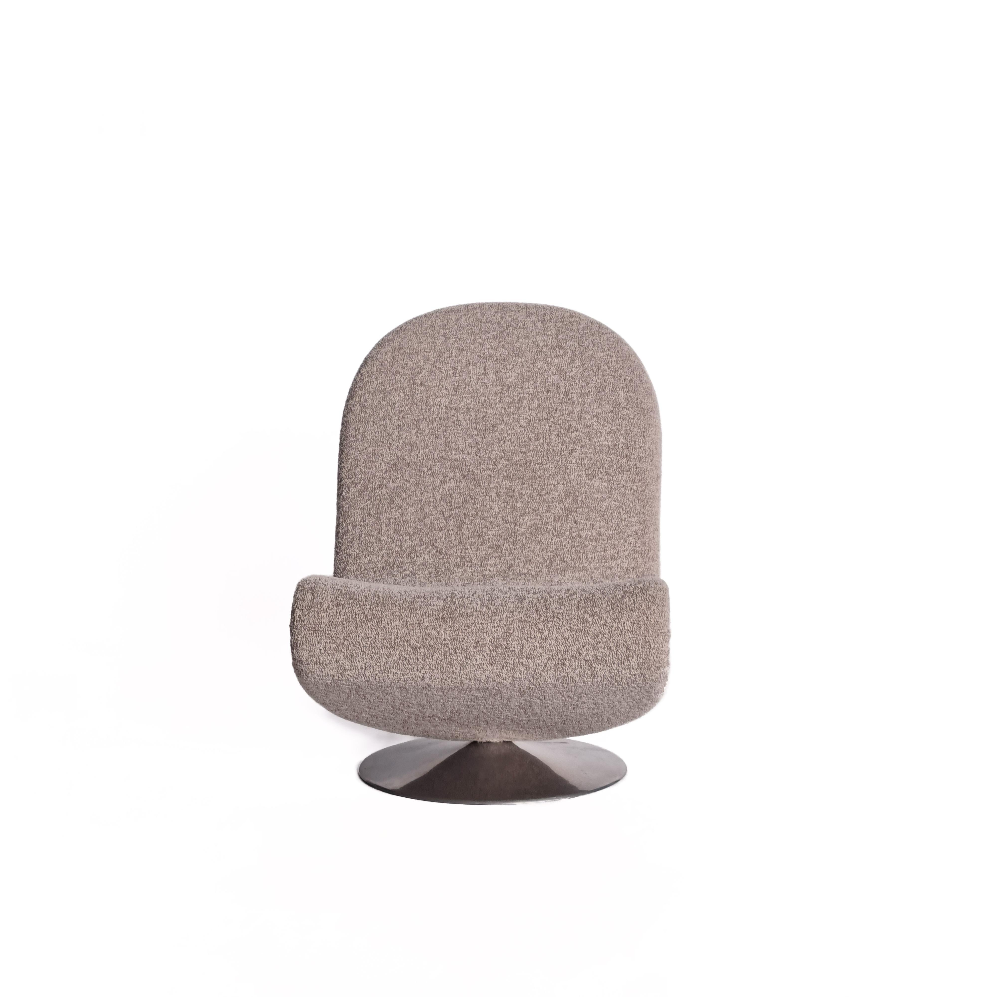 Disegnata dal rinomato designer danese Verner Panton, questa iconica 1-2-3 Lounge Chair è stata prodotta dal prestigioso produttore di mobili danese Fritz Hansen negli anni Settanta. Conosciuti per l'uso innovativo di colori, forme e materiali, i