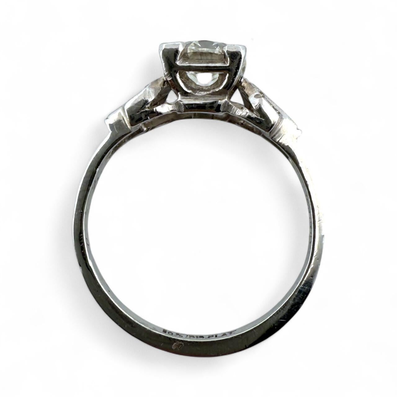 Anillo de compromiso vintage de platino con solitario Art Decó de 1 quilate en venta 6