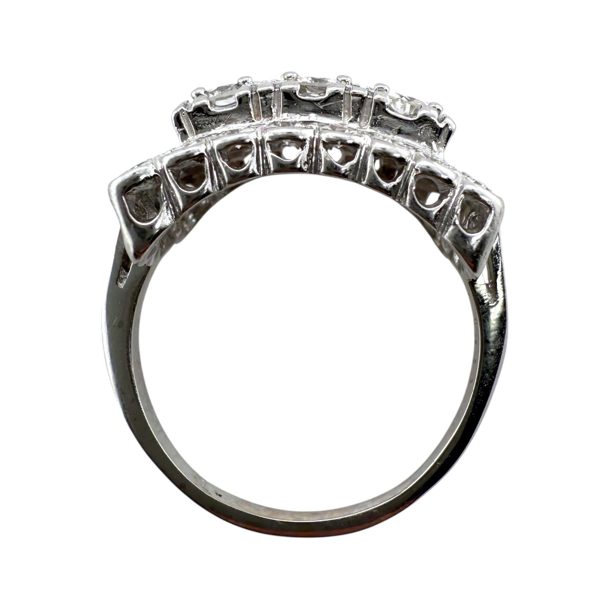 Anillo de cóctel vintage de diamantes de 1 quilate y oro blanco de 14 quilates en venta 3