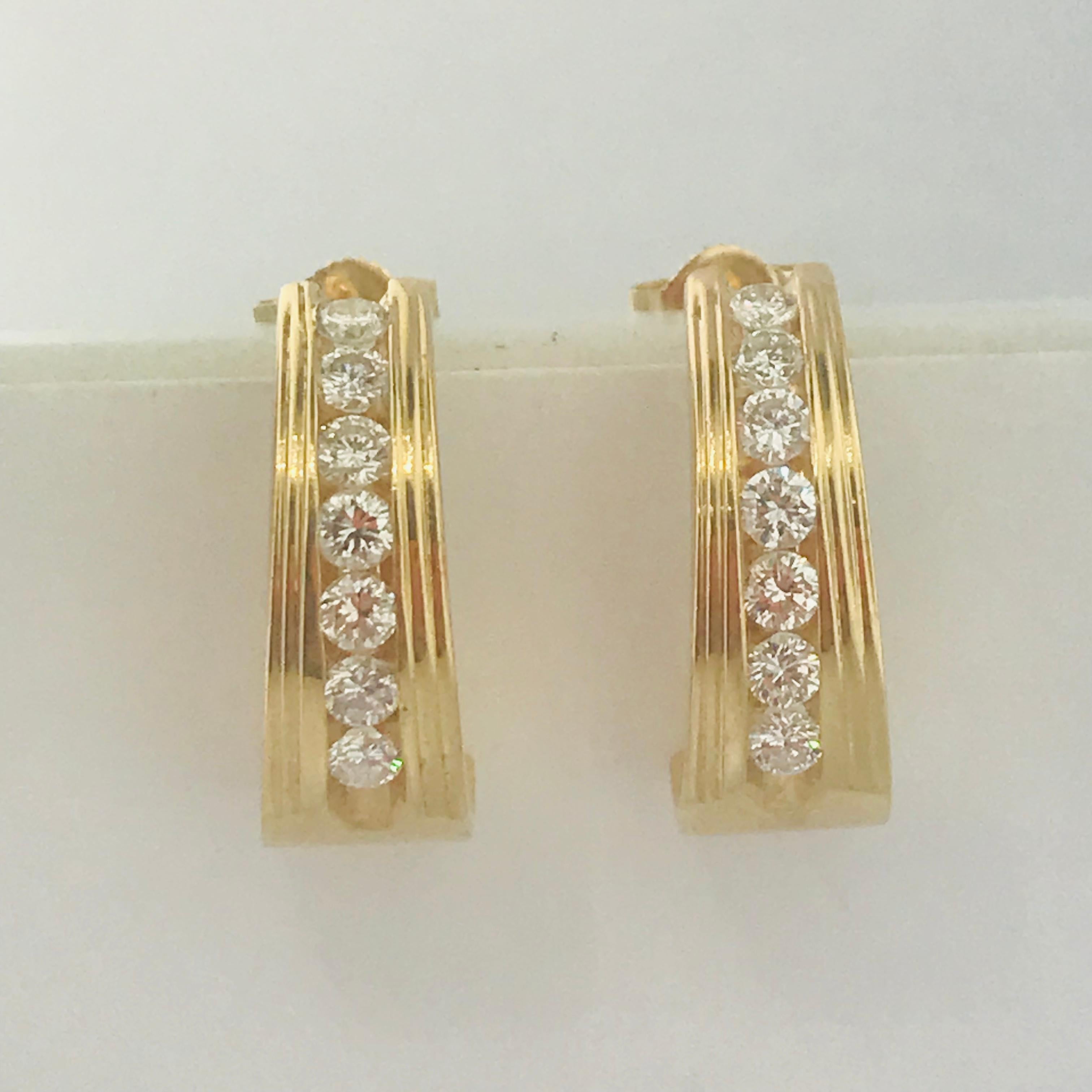 Contemporain Boucles d'oreilles créoles en or jaune 14 carats avec diamants de 1 carat en vente