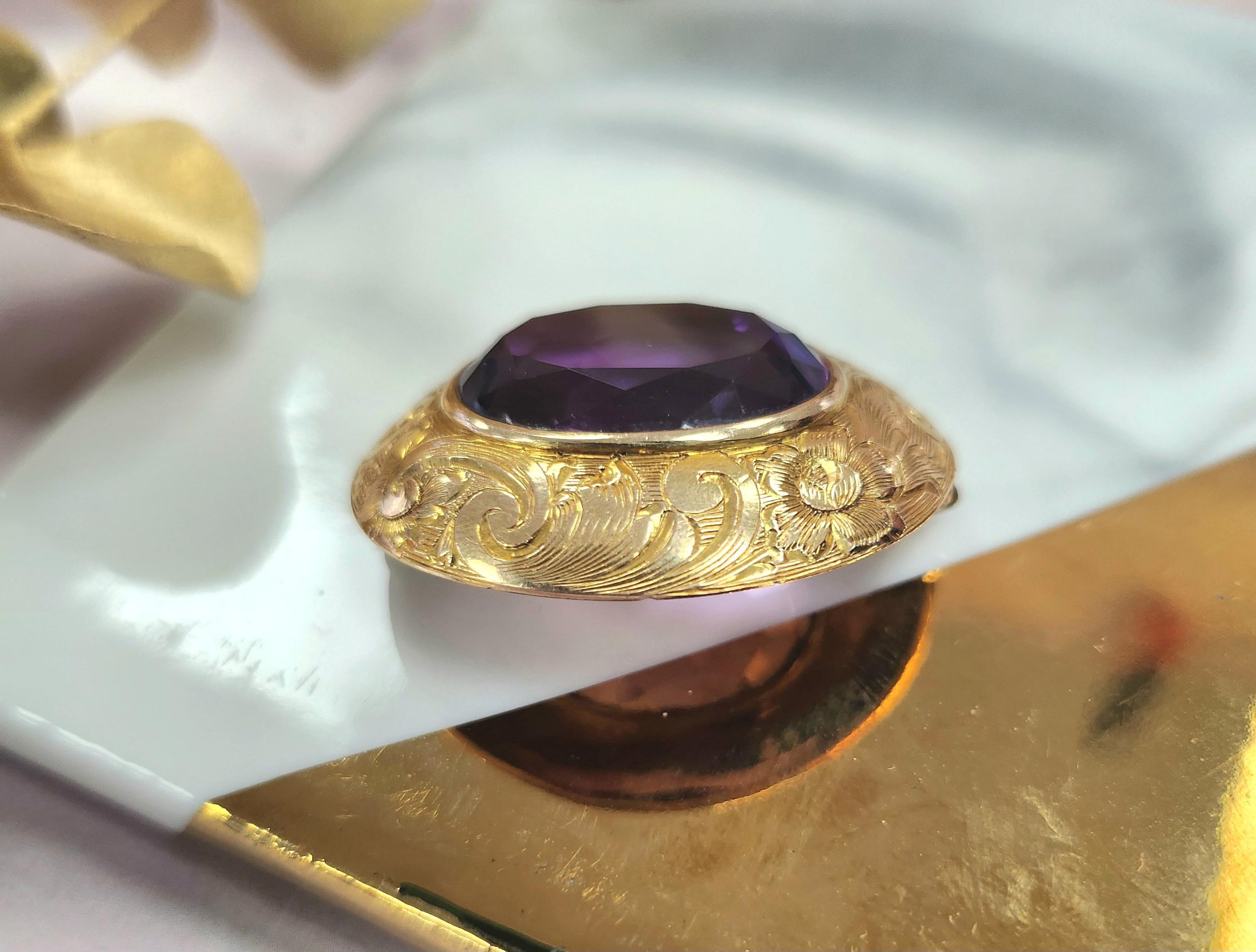 da uomo o donna Spilla d'epoca in oro giallo 14K con ametista ovale da 10 carati incisa in vendita